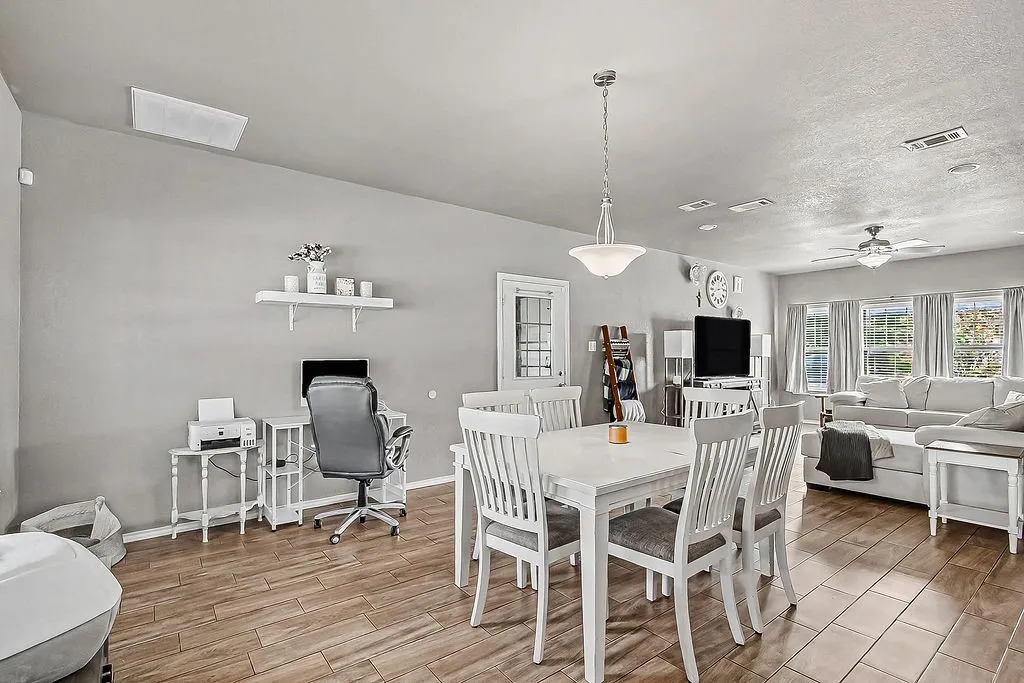 Single Family Residence For Sale in Tarrant County , 105 Water Lane, Crowley, Texas 76036, 3 Bedroom, 2 Bathroom, 1 Garage spaces, 1,940 Sqft, built in 2008, mls#21399866, Real Estate Agent in Crowley, Homes For Sale in Tarrant county, Homes For Sale in Crowley, Realtor in Crowley Texas, Real Estate Brokerage Independent Realty Texas, Luminita Cordes Realtor