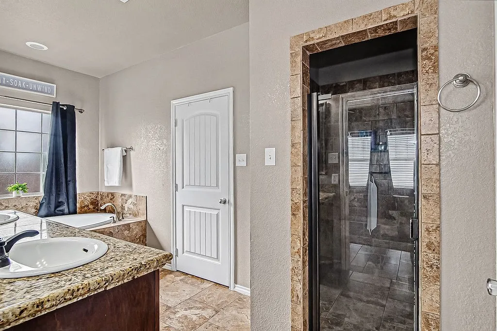 Single Family Residence For Sale in Tarrant County , 105 Water Lane, Crowley, Texas 76036, 3 Bedroom, 2 Bathroom, 1 Garage spaces, 1,940 Sqft, built in 2008, mls#21399866, Real Estate Agent in Crowley, Homes For Sale in Tarrant county, Homes For Sale in Crowley, Realtor in Crowley Texas, Real Estate Brokerage Independent Realty Texas, Luminita Cordes Realtor