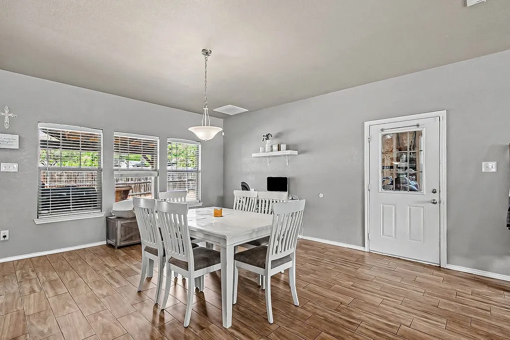Single Family Residence For Sale in Tarrant County , 105 Water Lane, Crowley, Texas 76036, 3 Bedroom, 2 Bathroom, 1 Garage spaces, 1,940 Sqft, built in 2008, mls#21399866, Real Estate Agent in Crowley, Homes For Sale in Tarrant county, Homes For Sale in Crowley, Realtor in Crowley Texas, Real Estate Brokerage Independent Realty Texas, Luminita Cordes Realtor