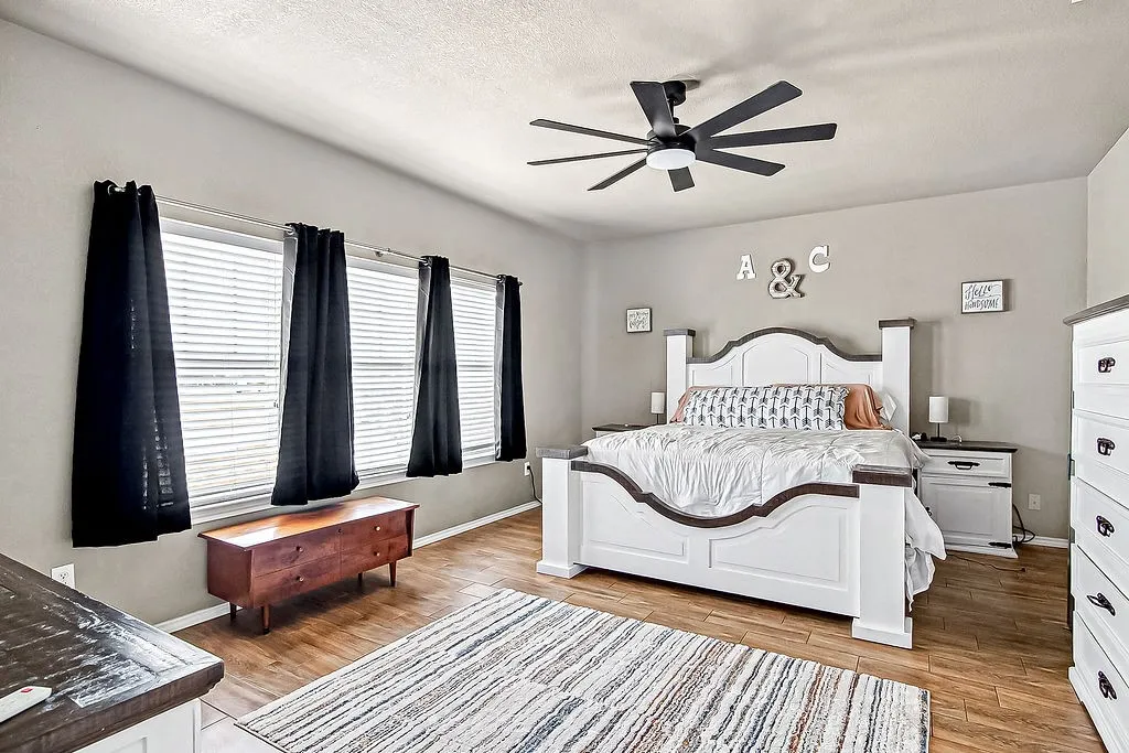 Single Family Residence For Sale in Tarrant County , 105 Water Lane, Crowley, Texas 76036, 3 Bedroom, 2 Bathroom, 1 Garage spaces, 1,940 Sqft, built in 2008, mls#21399866, Real Estate Agent in Crowley, Homes For Sale in Tarrant county, Homes For Sale in Crowley, Realtor in Crowley Texas, Real Estate Brokerage Independent Realty Texas, Luminita Cordes Realtor