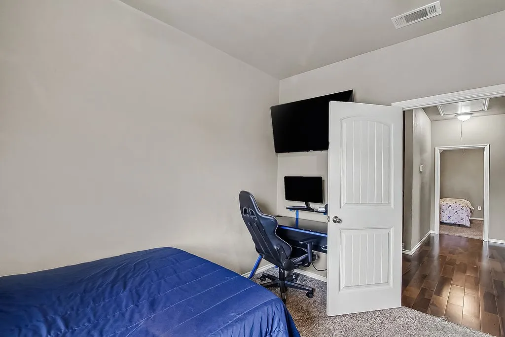 Single Family Residence For Sale in Tarrant County , 105 Water Lane, Crowley, Texas 76036, 3 Bedroom, 2 Bathroom, 1 Garage spaces, 1,940 Sqft, built in 2008, mls#21399866, Real Estate Agent in Crowley, Homes For Sale in Tarrant county, Homes For Sale in Crowley, Realtor in Crowley Texas, Real Estate Brokerage Independent Realty Texas, Luminita Cordes Realtor