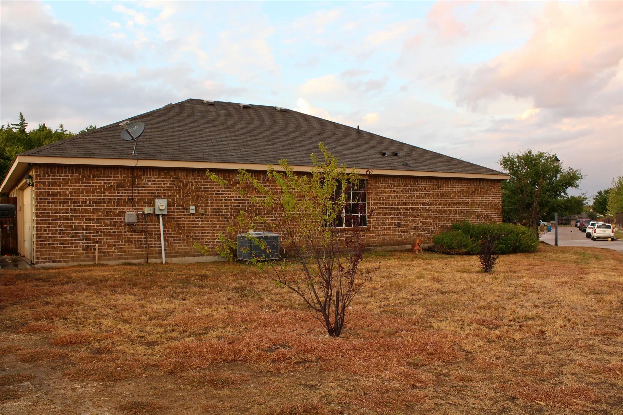 Single Family Residence For Sale in Dallas County , 1699 Eagle River Trail, Lancaster, Texas 75146, 3 Bedroom, 2 Bathroom, 2 Garage spaces, 1,864 Sqft, built in 2017, mls#21400507, Real Estate Agent in Lancaster, Homes For Sale in Dallas county, Homes For Sale in Lancaster, Realtor in Lancaster Texas, Real Estate Brokerage Independent Realty Texas, Luminita Cordes Realtor