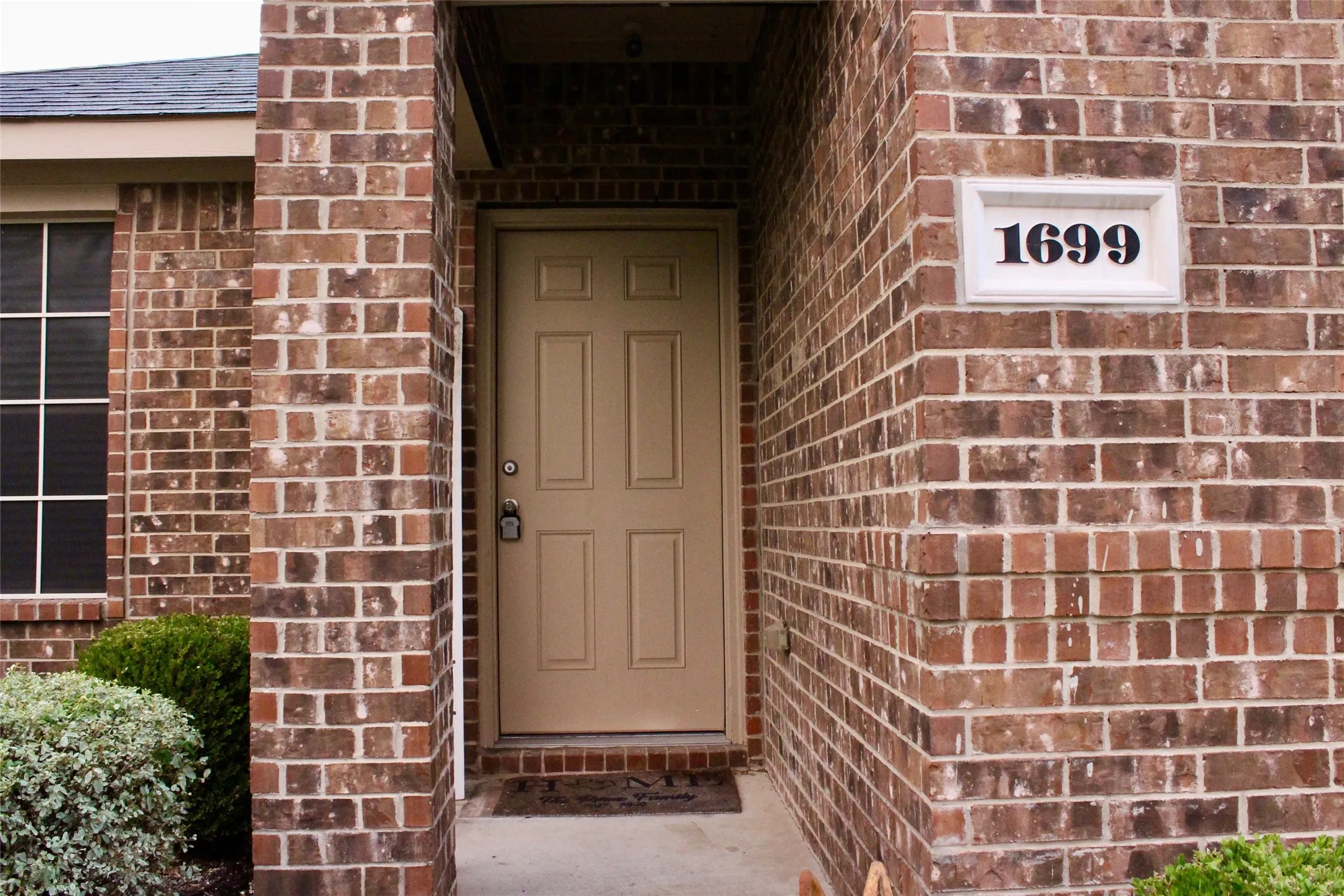 Single Family Residence For Sale in Dallas County , 1699 Eagle River Trail, Lancaster, Texas 75146, 3 Bedroom, 2 Bathroom, 2 Garage spaces, 1,864 Sqft, built in 2017, mls#21400507, Real Estate Agent in Lancaster, Homes For Sale in Dallas county, Homes For Sale in Lancaster, Realtor in Lancaster Texas, Real Estate Brokerage Independent Realty Texas, Luminita Cordes Realtor