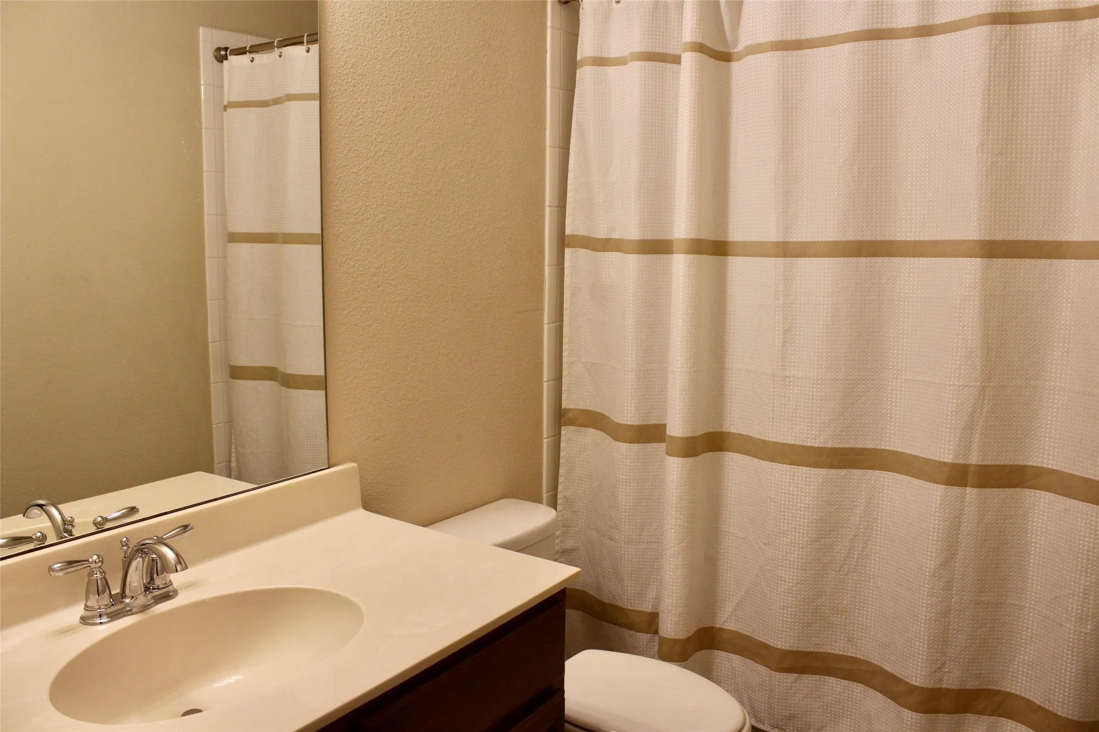 Single Family Residence For Sale in Dallas County , 1699 Eagle River Trail, Lancaster, Texas 75146, 3 Bedroom, 2 Bathroom, 2 Garage spaces, 1,864 Sqft, built in 2017, mls#21400507, Real Estate Agent in Lancaster, Homes For Sale in Dallas county, Homes For Sale in Lancaster, Realtor in Lancaster Texas, Real Estate Brokerage Independent Realty Texas, Luminita Cordes Realtor