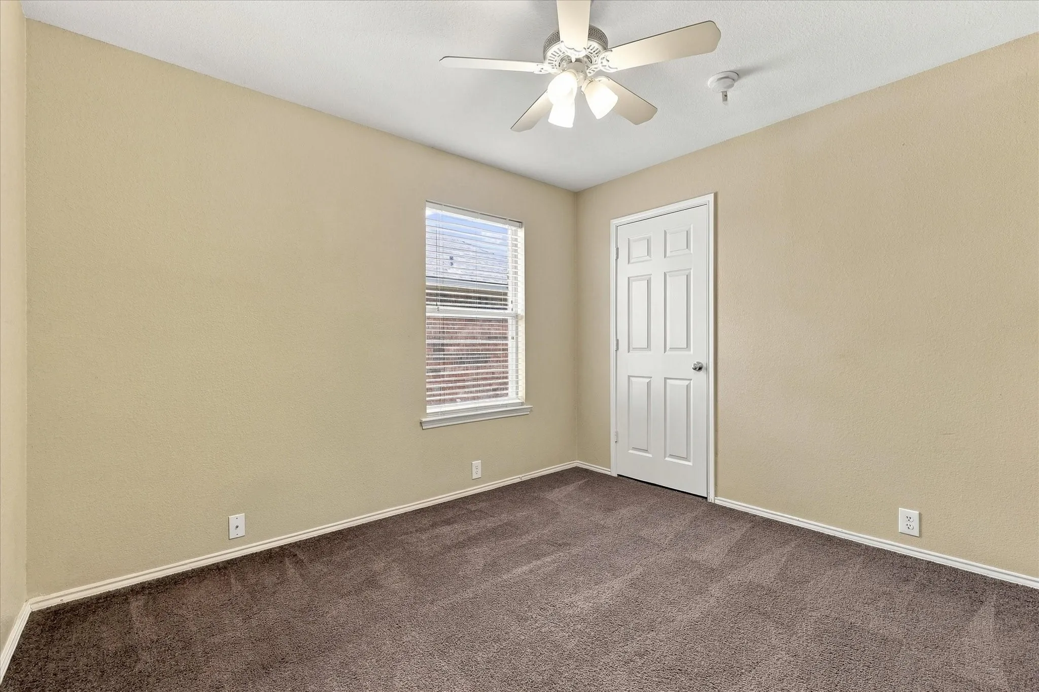 Single Family Residence For Sale in Denton County , 8716 Wagon Trail, Cross Roads, Texas 76227, 4 Bedroom, 2 Bathroom, 2 Garage spaces, 1,896 Sqft, built in 2005, mls#21398173, Real Estate Agent in Cross Roads, Homes For Sale in Denton county, Homes For Sale in Cross Roads, Realtor in Cross Roads Texas, Real Estate Brokerage Independent Realty Texas, Luminita Cordes Realtor