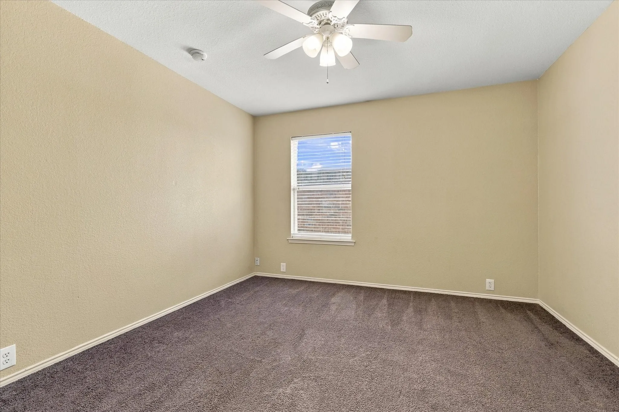 Single Family Residence For Sale in Denton County , 8716 Wagon Trail, Cross Roads, Texas 76227, 4 Bedroom, 2 Bathroom, 2 Garage spaces, 1,896 Sqft, built in 2005, mls#21398173, Real Estate Agent in Cross Roads, Homes For Sale in Denton county, Homes For Sale in Cross Roads, Realtor in Cross Roads Texas, Real Estate Brokerage Independent Realty Texas, Luminita Cordes Realtor