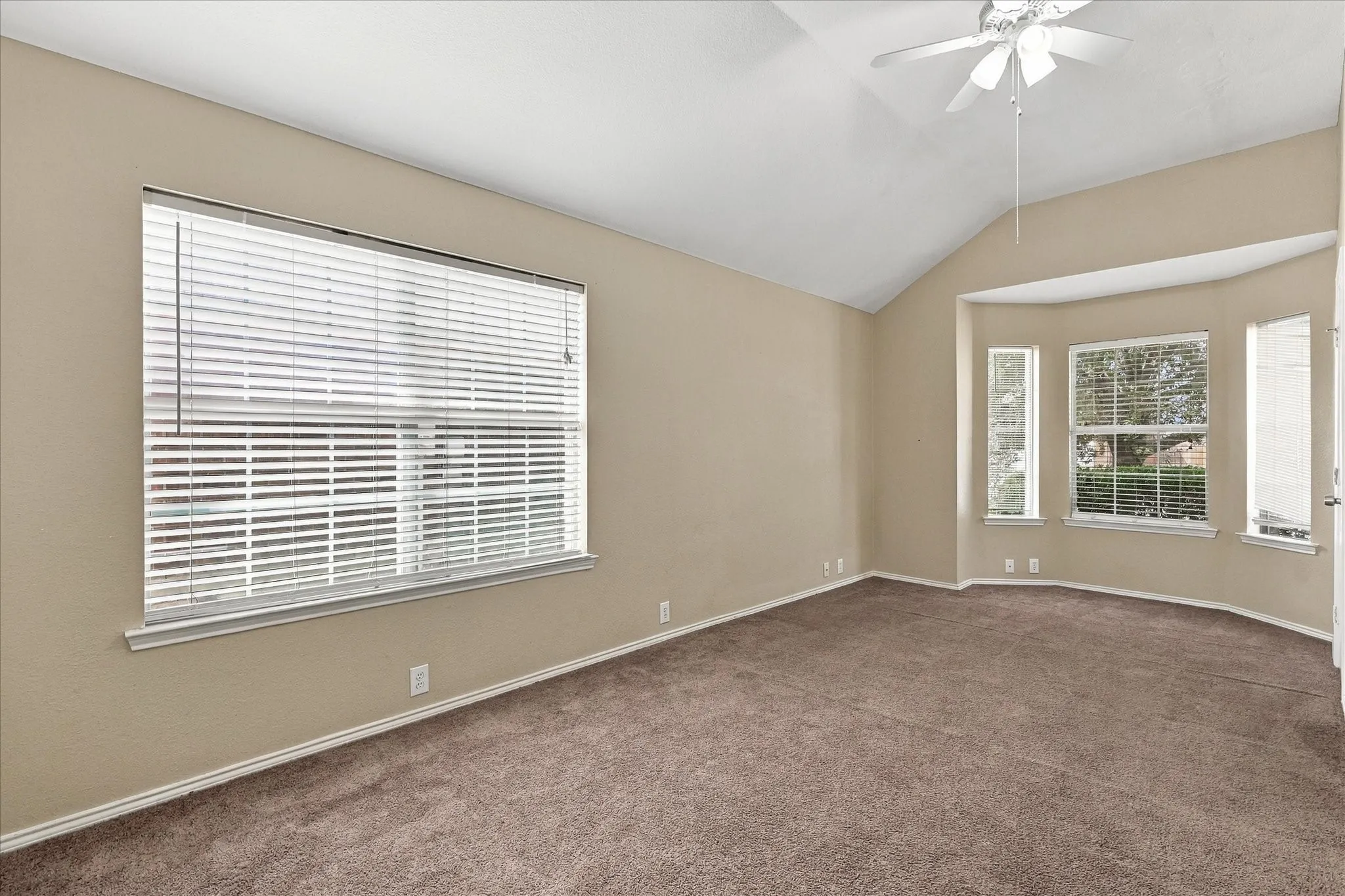 Single Family Residence For Sale in Denton County , 8716 Wagon Trail, Cross Roads, Texas 76227, 4 Bedroom, 2 Bathroom, 2 Garage spaces, 1,896 Sqft, built in 2005, mls#21398173, Real Estate Agent in Cross Roads, Homes For Sale in Denton county, Homes For Sale in Cross Roads, Realtor in Cross Roads Texas, Real Estate Brokerage Independent Realty Texas, Luminita Cordes Realtor