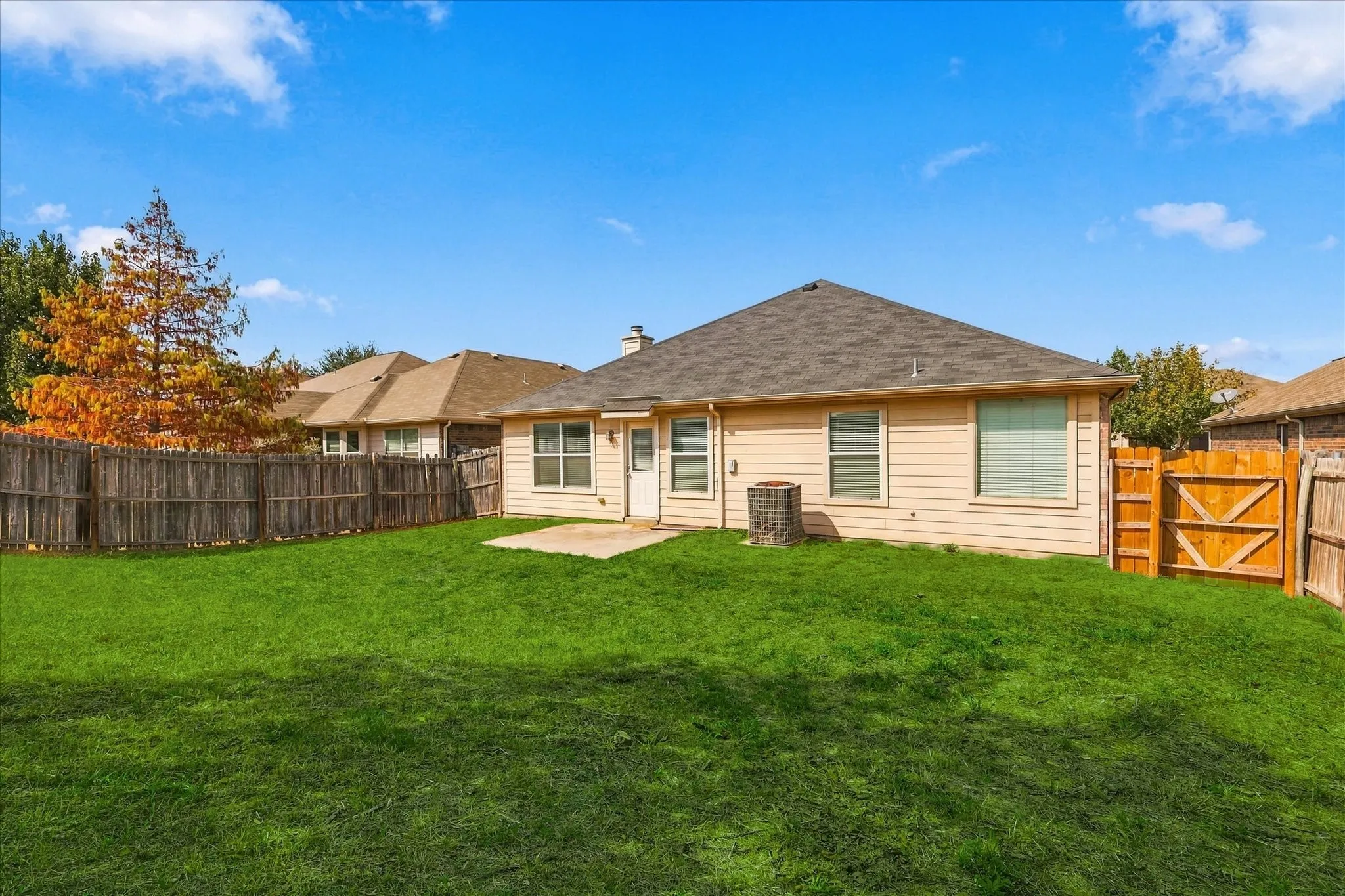 Single Family Residence For Sale in Denton County , 8716 Wagon Trail, Cross Roads, Texas 76227, 4 Bedroom, 2 Bathroom, 2 Garage spaces, 1,896 Sqft, built in 2005, mls#21398173, Real Estate Agent in Cross Roads, Homes For Sale in Denton county, Homes For Sale in Cross Roads, Realtor in Cross Roads Texas, Real Estate Brokerage Independent Realty Texas, Luminita Cordes Realtor