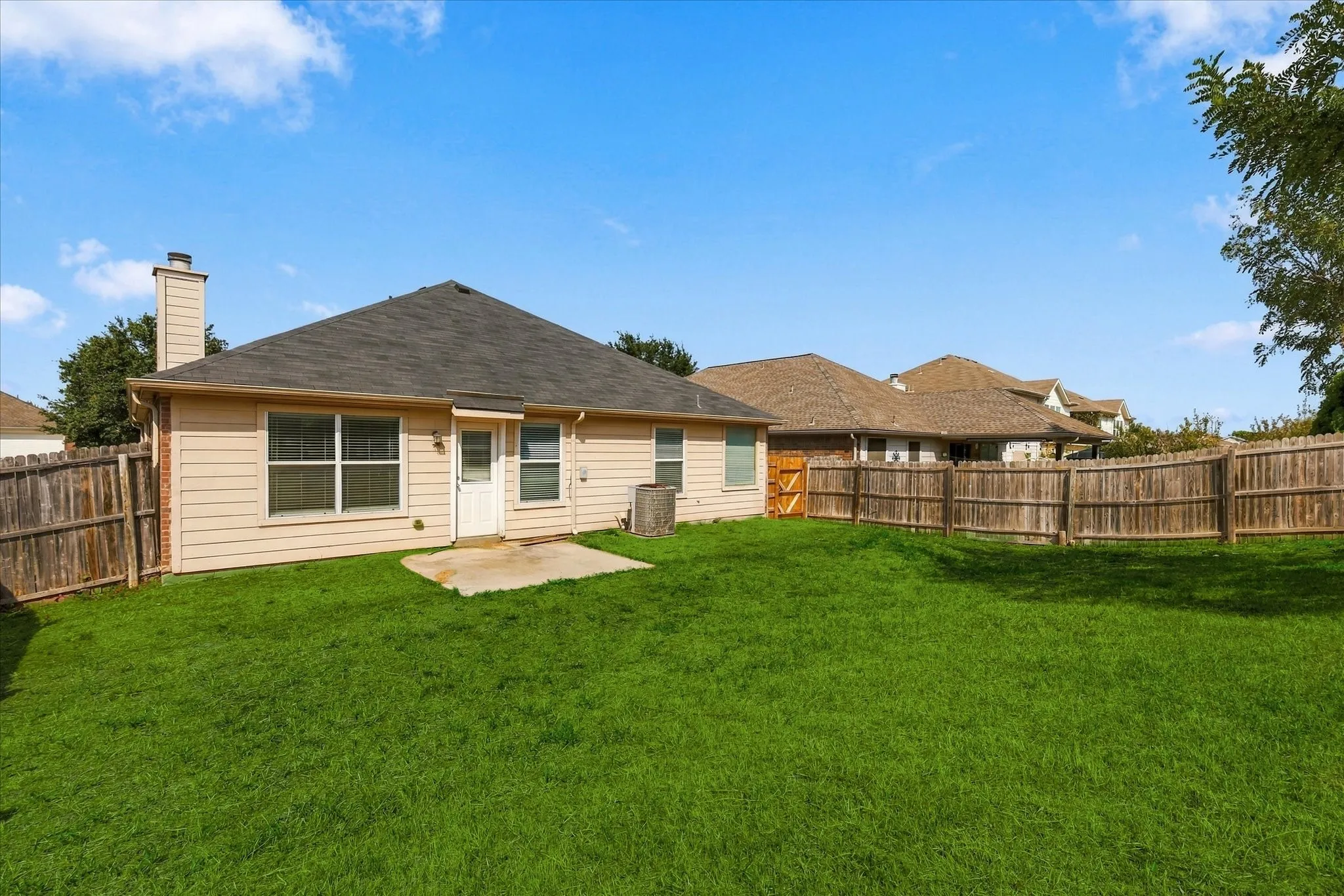 Single Family Residence For Sale in Denton County , 8716 Wagon Trail, Cross Roads, Texas 76227, 4 Bedroom, 2 Bathroom, 2 Garage spaces, 1,896 Sqft, built in 2005, mls#21398173, Real Estate Agent in Cross Roads, Homes For Sale in Denton county, Homes For Sale in Cross Roads, Realtor in Cross Roads Texas, Real Estate Brokerage Independent Realty Texas, Luminita Cordes Realtor