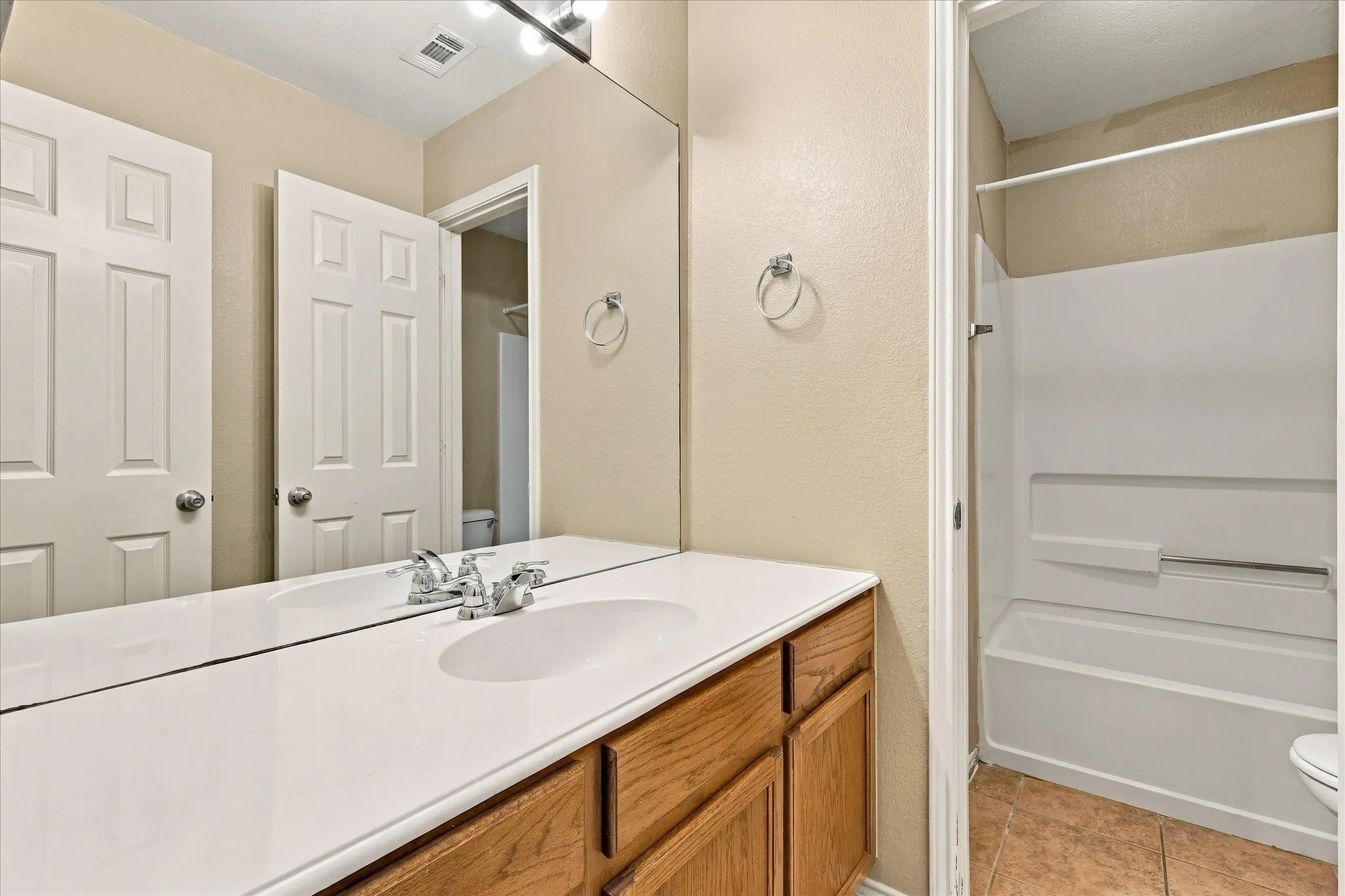 Single Family Residence For Sale in Denton County , 8716 Wagon Trail, Cross Roads, Texas 76227, 4 Bedroom, 2 Bathroom, 2 Garage spaces, 1,896 Sqft, built in 2005, mls#21398173, Real Estate Agent in Cross Roads, Homes For Sale in Denton county, Homes For Sale in Cross Roads, Realtor in Cross Roads Texas, Real Estate Brokerage Independent Realty Texas, Luminita Cordes Realtor