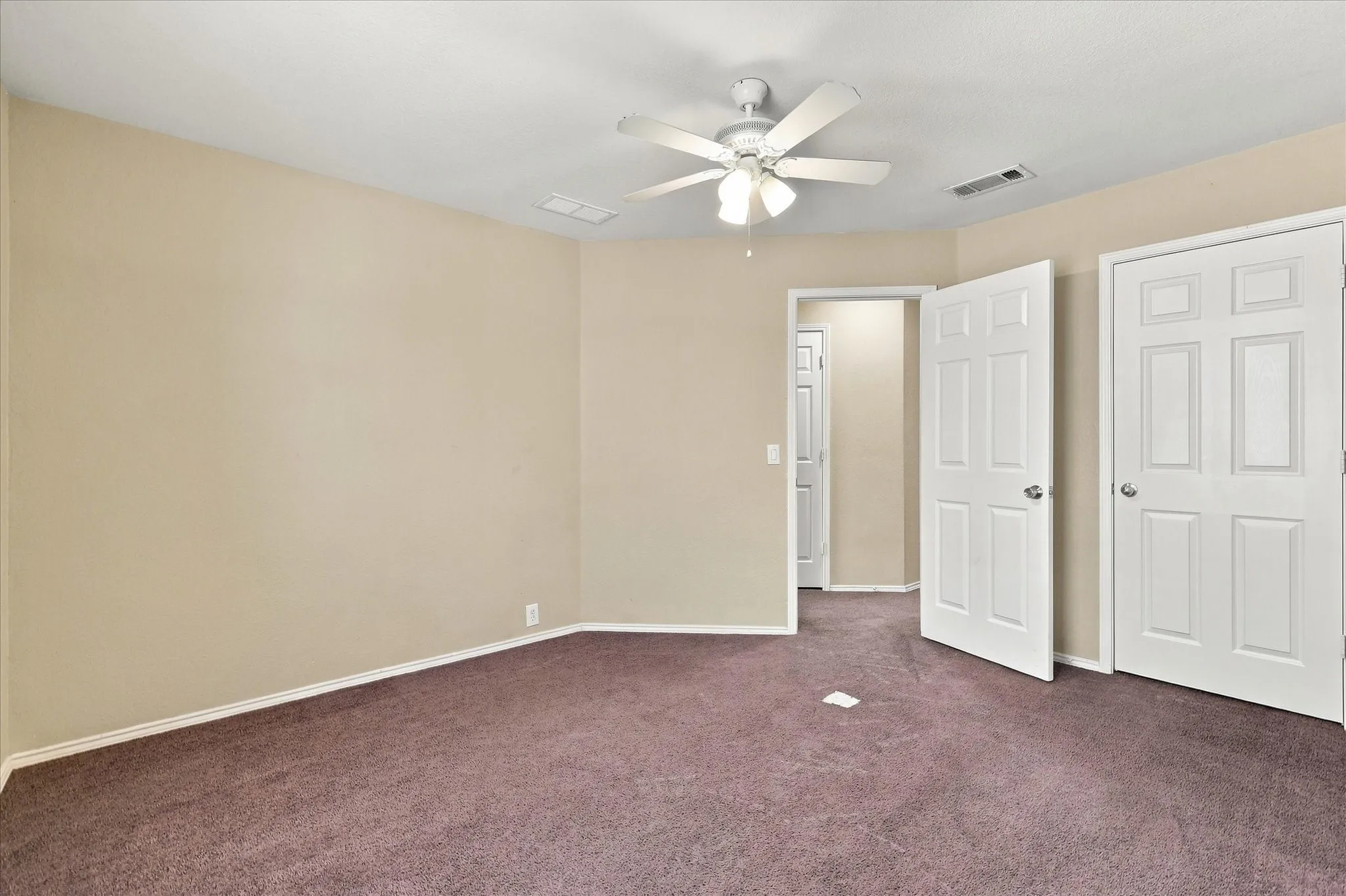 Single Family Residence For Sale in Denton County , 8716 Wagon Trail, Cross Roads, Texas 76227, 4 Bedroom, 2 Bathroom, 2 Garage spaces, 1,896 Sqft, built in 2005, mls#21398173, Real Estate Agent in Cross Roads, Homes For Sale in Denton county, Homes For Sale in Cross Roads, Realtor in Cross Roads Texas, Real Estate Brokerage Independent Realty Texas, Luminita Cordes Realtor