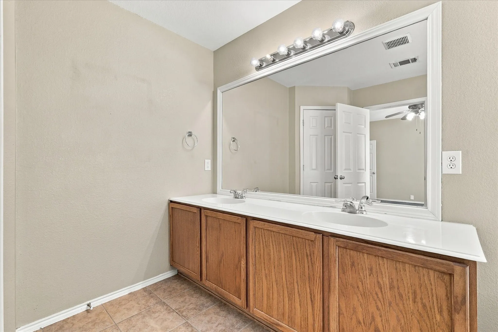 Single Family Residence For Sale in Denton County , 8716 Wagon Trail, Cross Roads, Texas 76227, 4 Bedroom, 2 Bathroom, 2 Garage spaces, 1,896 Sqft, built in 2005, mls#21398173, Real Estate Agent in Cross Roads, Homes For Sale in Denton county, Homes For Sale in Cross Roads, Realtor in Cross Roads Texas, Real Estate Brokerage Independent Realty Texas, Luminita Cordes Realtor