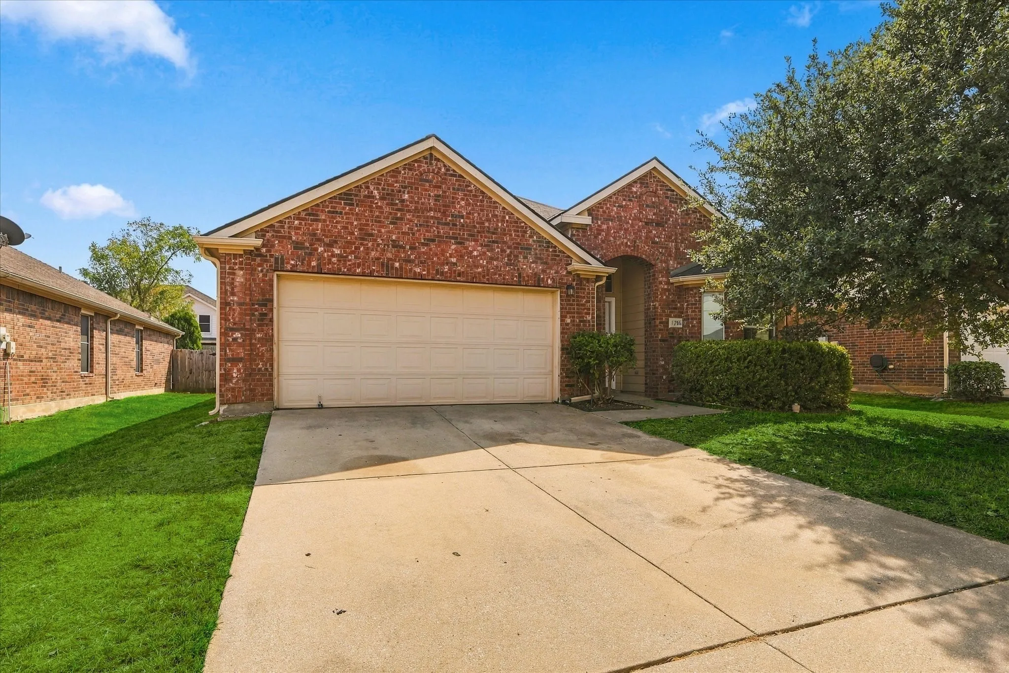 Single Family Residence For Sale in Denton County , 8716 Wagon Trail, Cross Roads, Texas 76227, 4 Bedroom, 2 Bathroom, 2 Garage spaces, 1,896 Sqft, built in 2005, mls#21398173, Real Estate Agent in Cross Roads, Homes For Sale in Denton county, Homes For Sale in Cross Roads, Realtor in Cross Roads Texas, Real Estate Brokerage Independent Realty Texas, Luminita Cordes Realtor