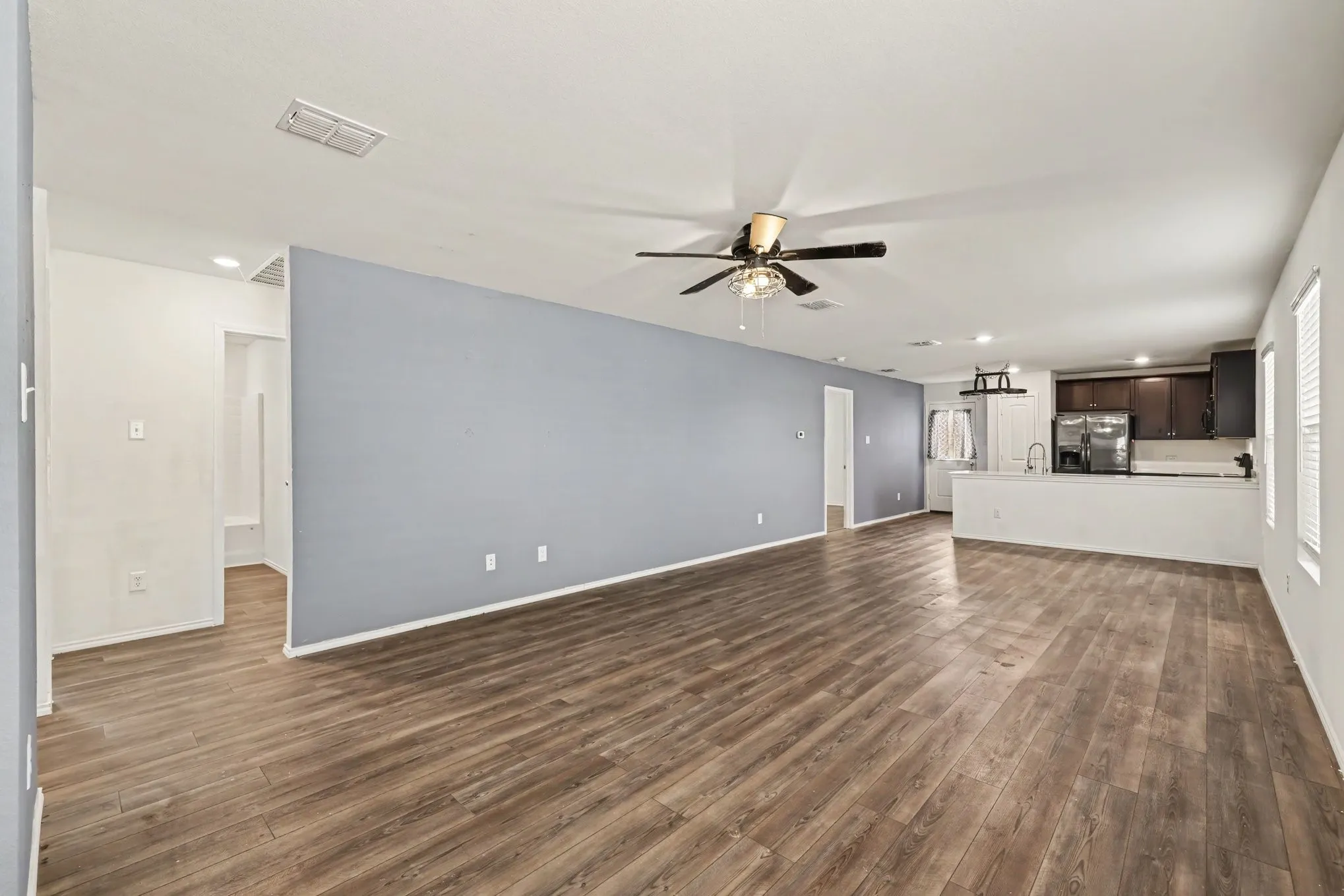 Single Family Residence For Sale in Collin County , 5320 Vinebrook Way, Princeton, Texas 75407, 3 Bedroom, 2 Bathroom, 2 Garage spaces, 1,411 Sqft, built in 2021, mls#21380097, Real Estate Agent in Princeton, Homes For Sale in Collin county, Homes For Sale in Princeton, Realtor in Princeton Texas, Real Estate Brokerage Independent Realty Texas, Luminita Cordes Realtor
