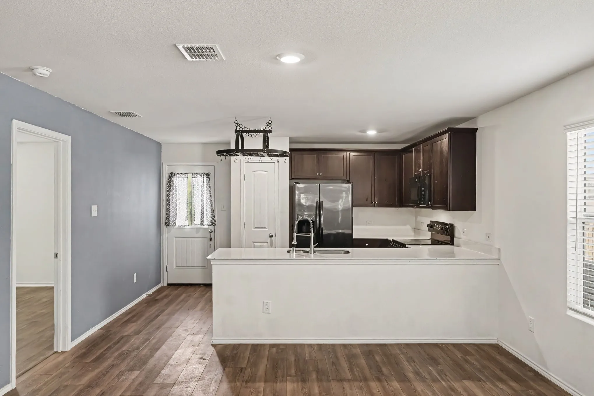 Single Family Residence For Sale in Collin County , 5320 Vinebrook Way, Princeton, Texas 75407, 3 Bedroom, 2 Bathroom, 2 Garage spaces, 1,411 Sqft, built in 2021, mls#21380097, Real Estate Agent in Princeton, Homes For Sale in Collin county, Homes For Sale in Princeton, Realtor in Princeton Texas, Real Estate Brokerage Independent Realty Texas, Luminita Cordes Realtor