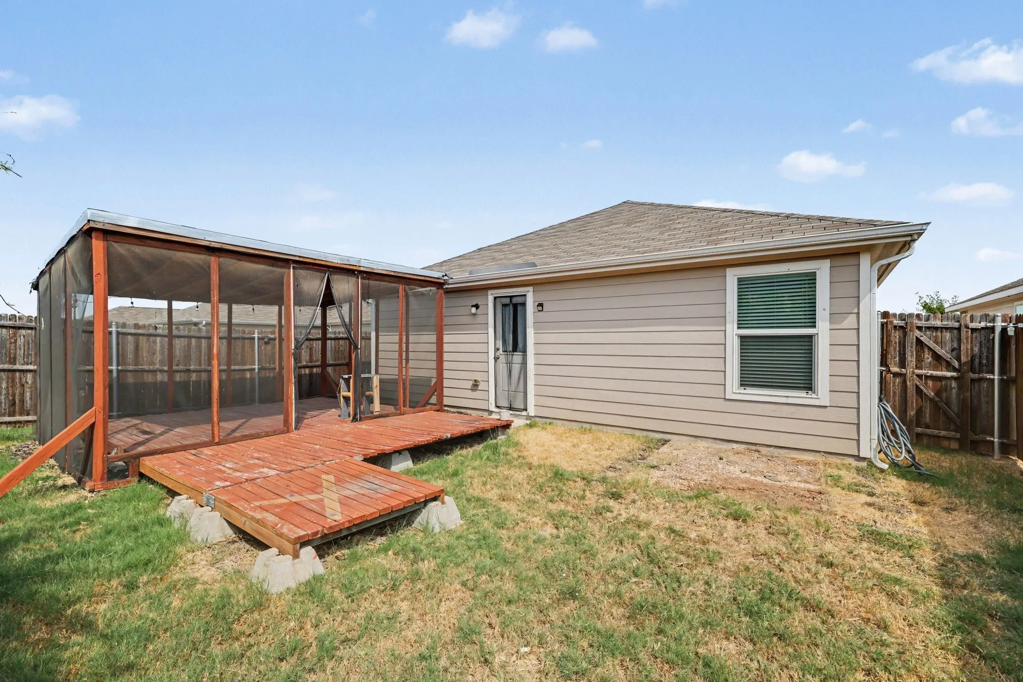 Single Family Residence For Sale in Collin County , 5320 Vinebrook Way, Princeton, Texas 75407, 3 Bedroom, 2 Bathroom, 2 Garage spaces, 1,411 Sqft, built in 2021, mls#21380097, Real Estate Agent in Princeton, Homes For Sale in Collin county, Homes For Sale in Princeton, Realtor in Princeton Texas, Real Estate Brokerage Independent Realty Texas, Luminita Cordes Realtor
