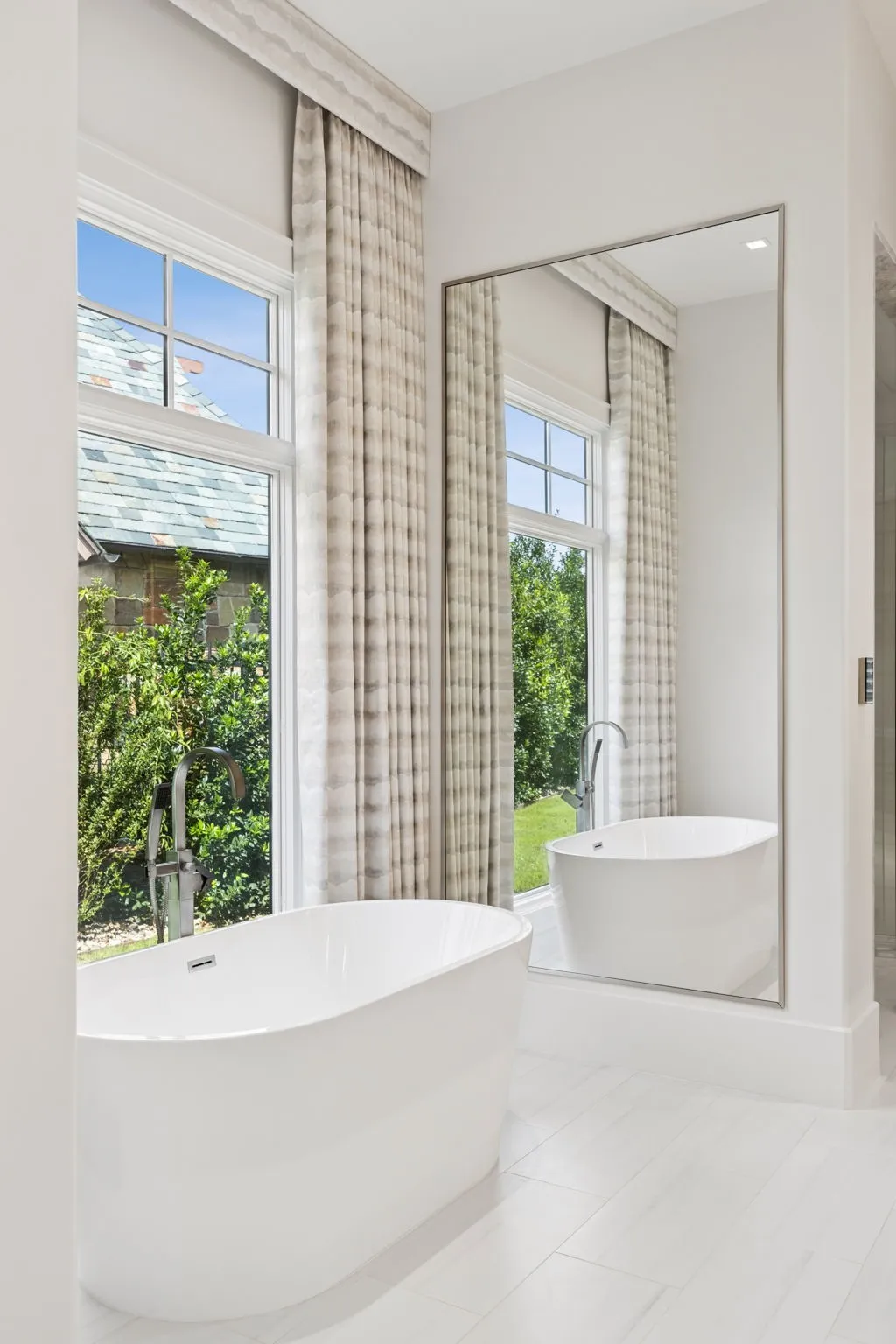 Single Family Residence For Sale in Tarrant County , 2320 Cedar Elm Terrace, Westlake, Texas 76262, 4 Bedroom, 5 Bathroom, 3 Garage spaces, 5,747 Sqft, built in 2002, mls#21395465, Real Estate Agent in Westlake, Homes For Sale in Tarrant county, Homes For Sale in Westlake, Realtor in Westlake Texas, Real Estate Brokerage Independent Realty Texas, Luminita Cordes Realtor
