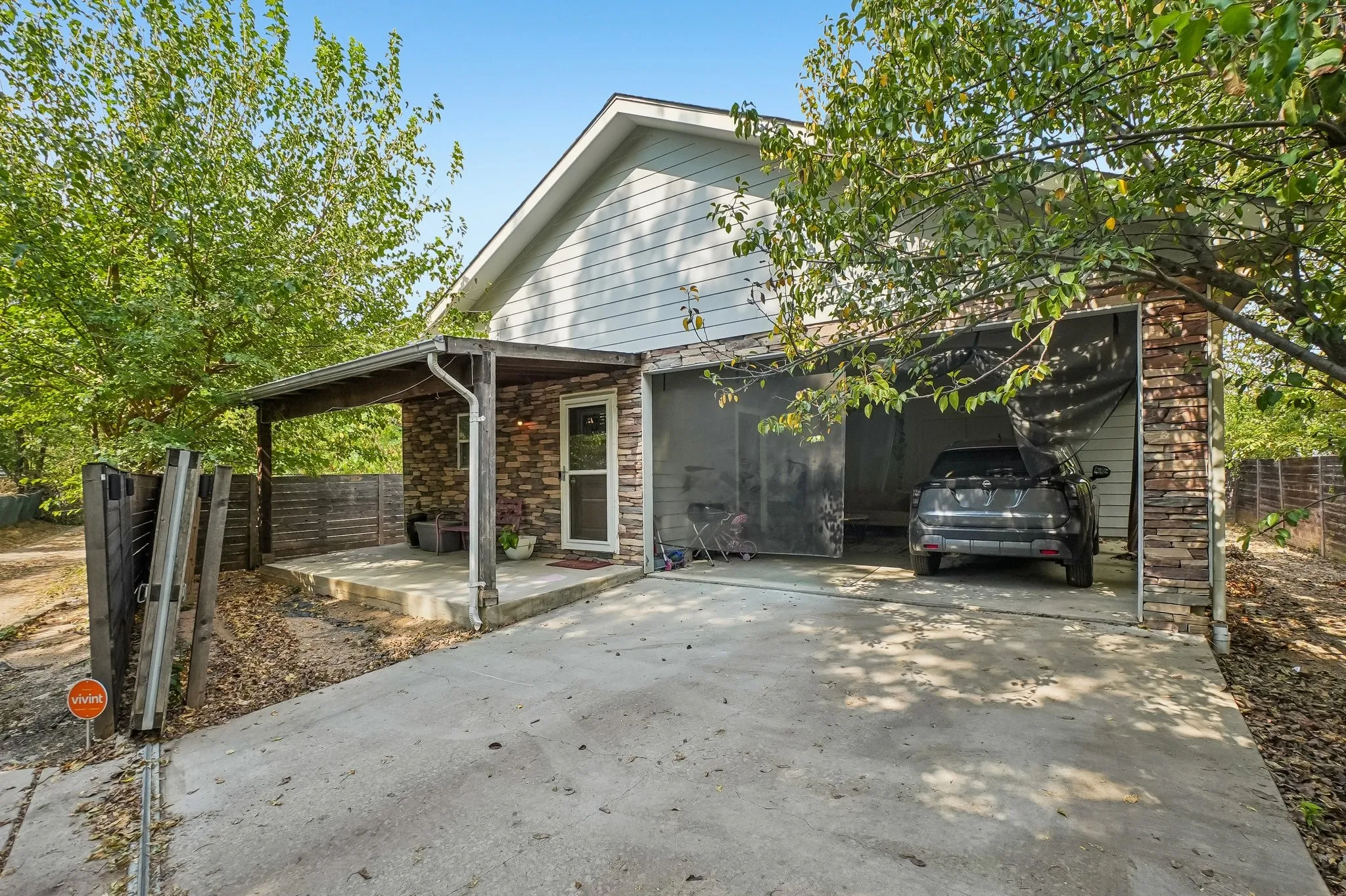 1414B Attached Carport and Driveway