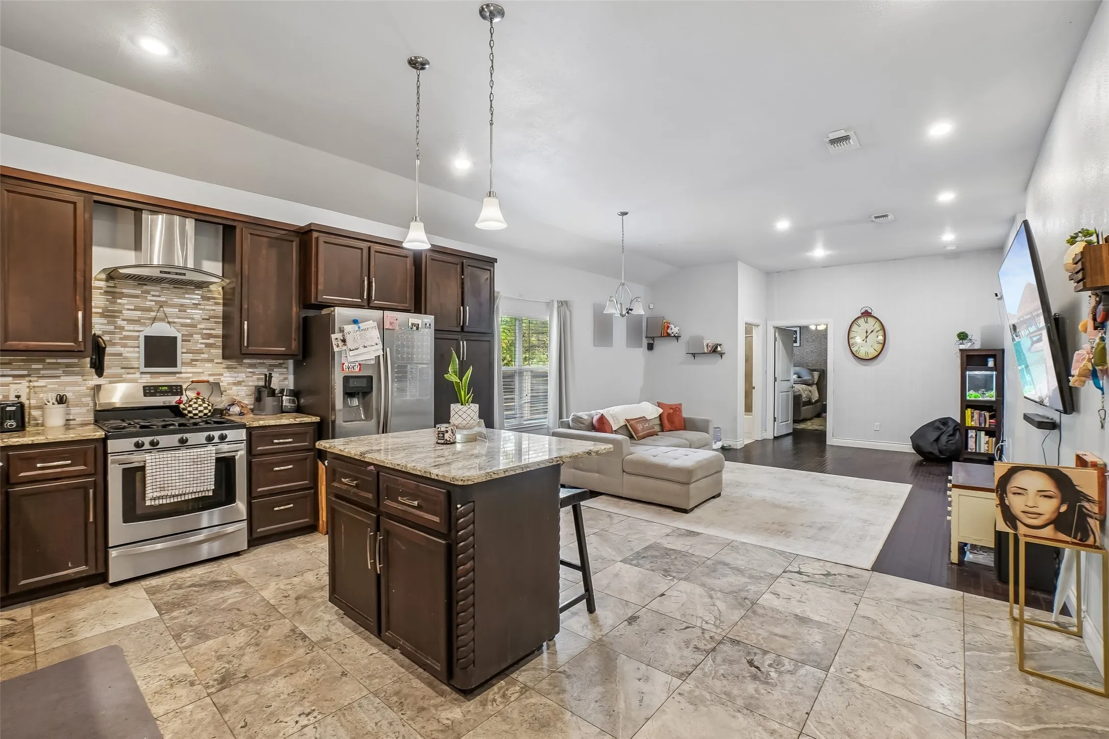 1414B Open kitchen