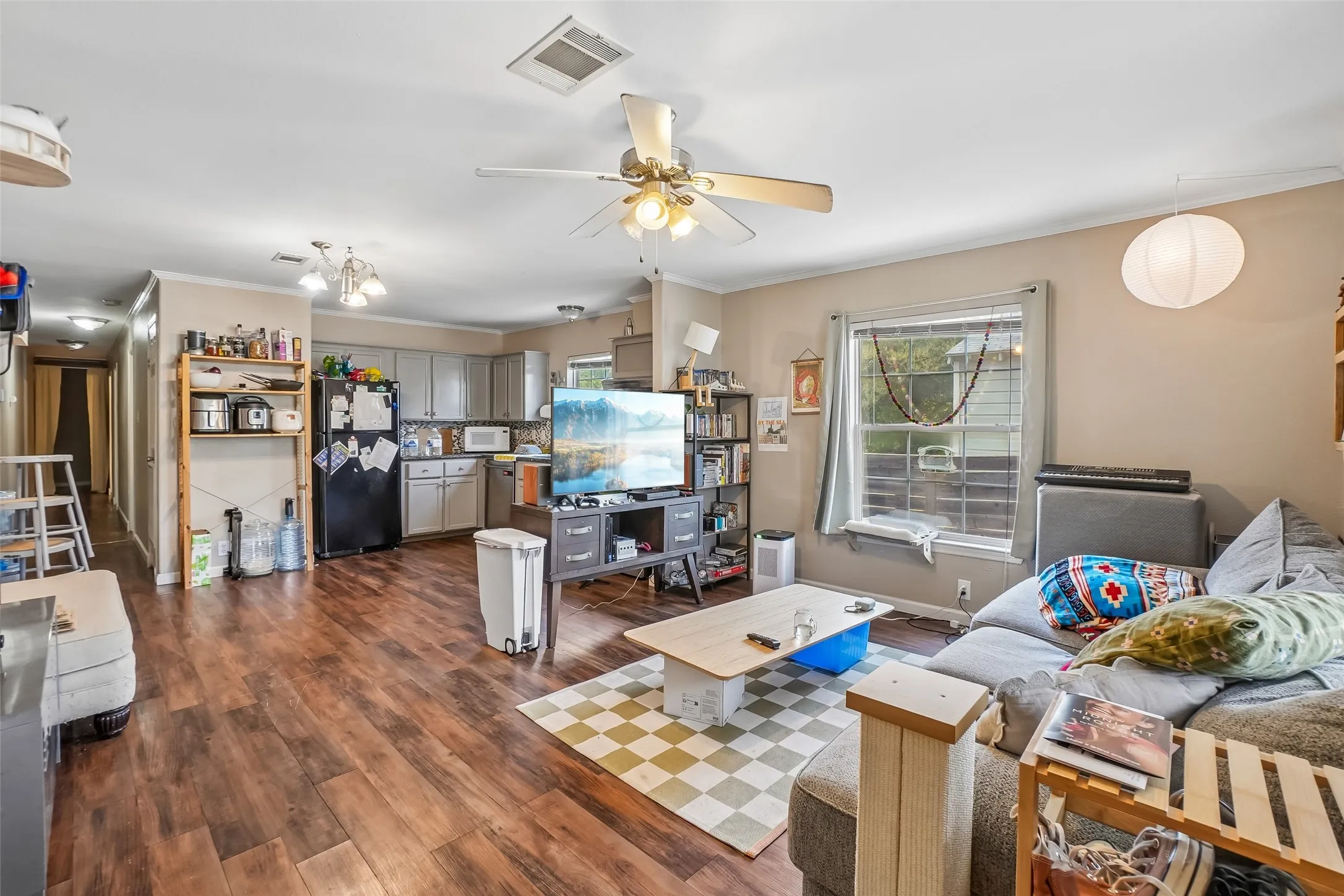 1414A Open living room