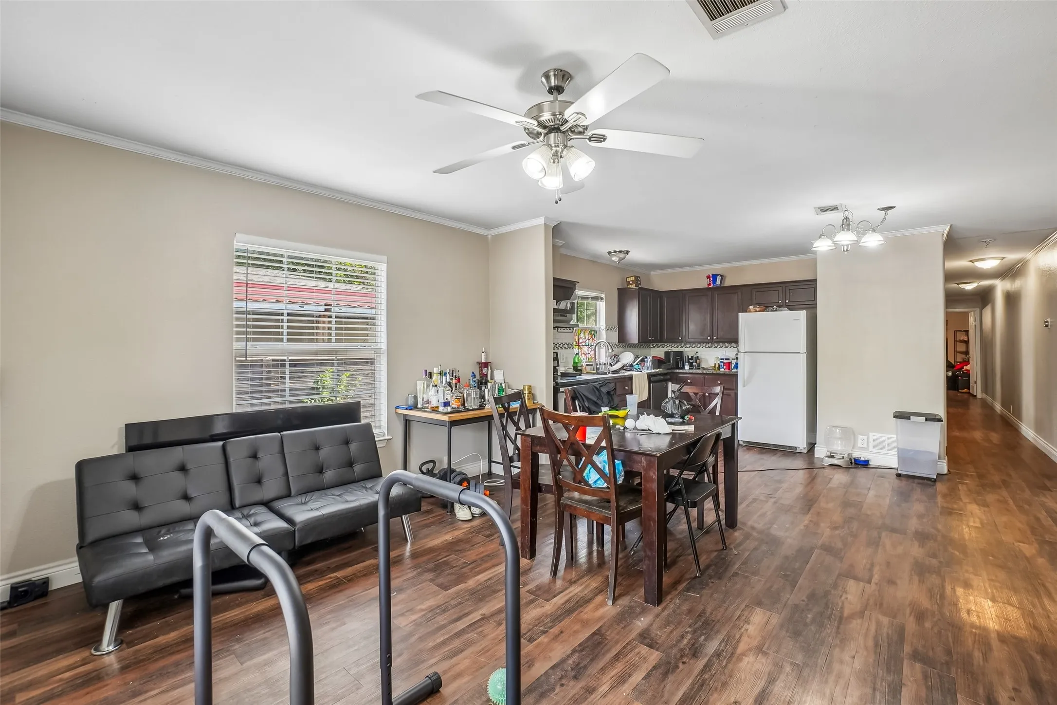 1416 Open Living area