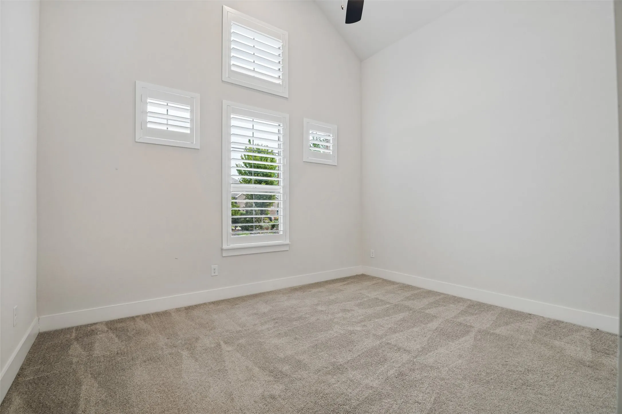 Single Family Residence For Sale in Collin County , 500 Oakridge Drive, Wylie, Texas 75098, 2 Bedroom, 2 Bathroom, 2 Garage spaces, 1,369 Sqft, built in 2022, mls#21399858, Real Estate Agent in Wylie, Homes For Sale in Collin county, Homes For Sale in Wylie, Realtor in Wylie Texas, Real Estate Brokerage Independent Realty Texas, Luminita Cordes Realtor