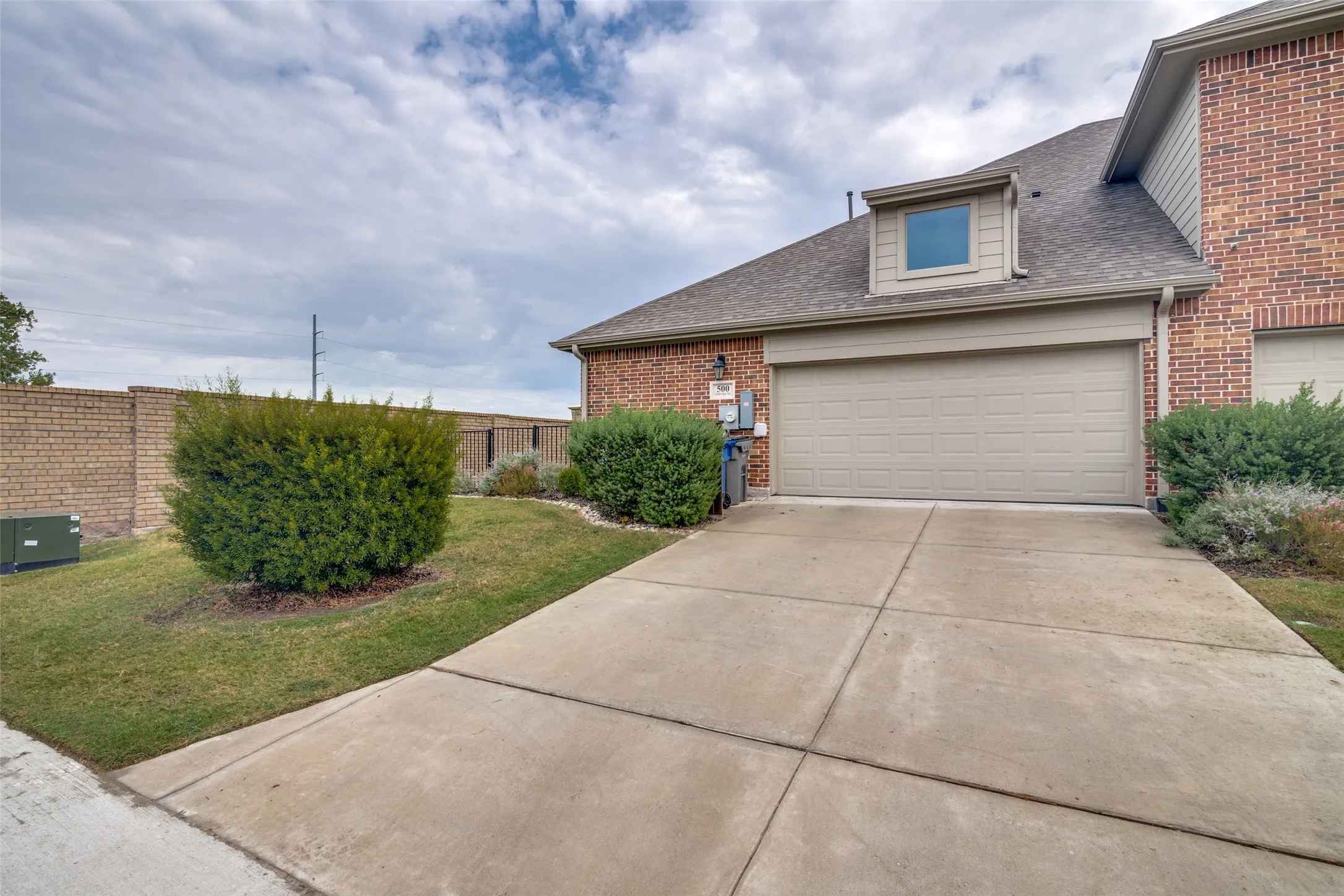 Single Family Residence For Sale in Collin County , 500 Oakridge Drive, Wylie, Texas 75098, 2 Bedroom, 2 Bathroom, 2 Garage spaces, 1,369 Sqft, built in 2022, mls#21399858, Real Estate Agent in Wylie, Homes For Sale in Collin county, Homes For Sale in Wylie, Realtor in Wylie Texas, Real Estate Brokerage Independent Realty Texas, Luminita Cordes Realtor
