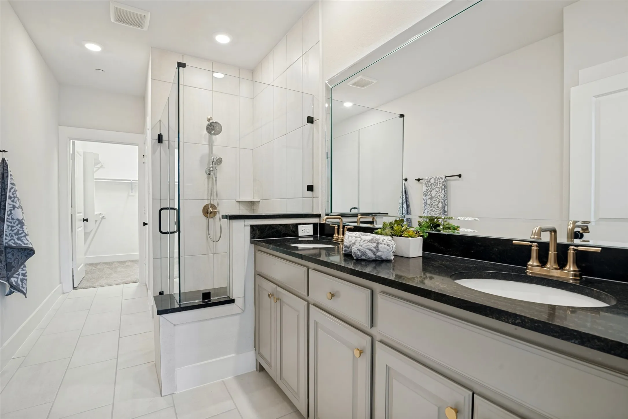 Single Family Residence For Sale in Collin County , 500 Oakridge Drive, Wylie, Texas 75098, 2 Bedroom, 2 Bathroom, 2 Garage spaces, 1,369 Sqft, built in 2022, mls#21399858, Real Estate Agent in Wylie, Homes For Sale in Collin county, Homes For Sale in Wylie, Realtor in Wylie Texas, Real Estate Brokerage Independent Realty Texas, Luminita Cordes Realtor