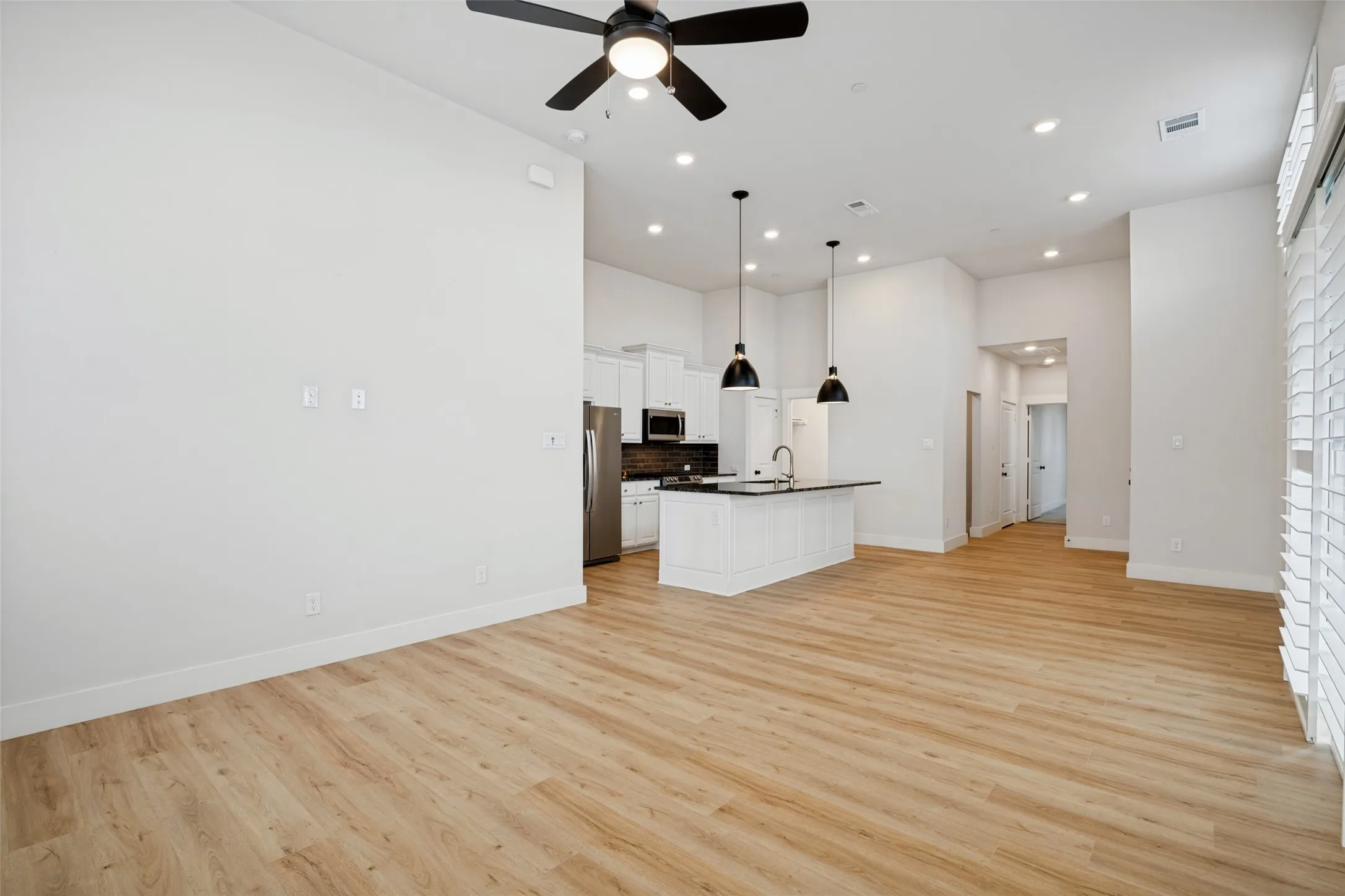 Single Family Residence For Sale in Collin County , 500 Oakridge Drive, Wylie, Texas 75098, 2 Bedroom, 2 Bathroom, 2 Garage spaces, 1,369 Sqft, built in 2022, mls#21399858, Real Estate Agent in Wylie, Homes For Sale in Collin county, Homes For Sale in Wylie, Realtor in Wylie Texas, Real Estate Brokerage Independent Realty Texas, Luminita Cordes Realtor