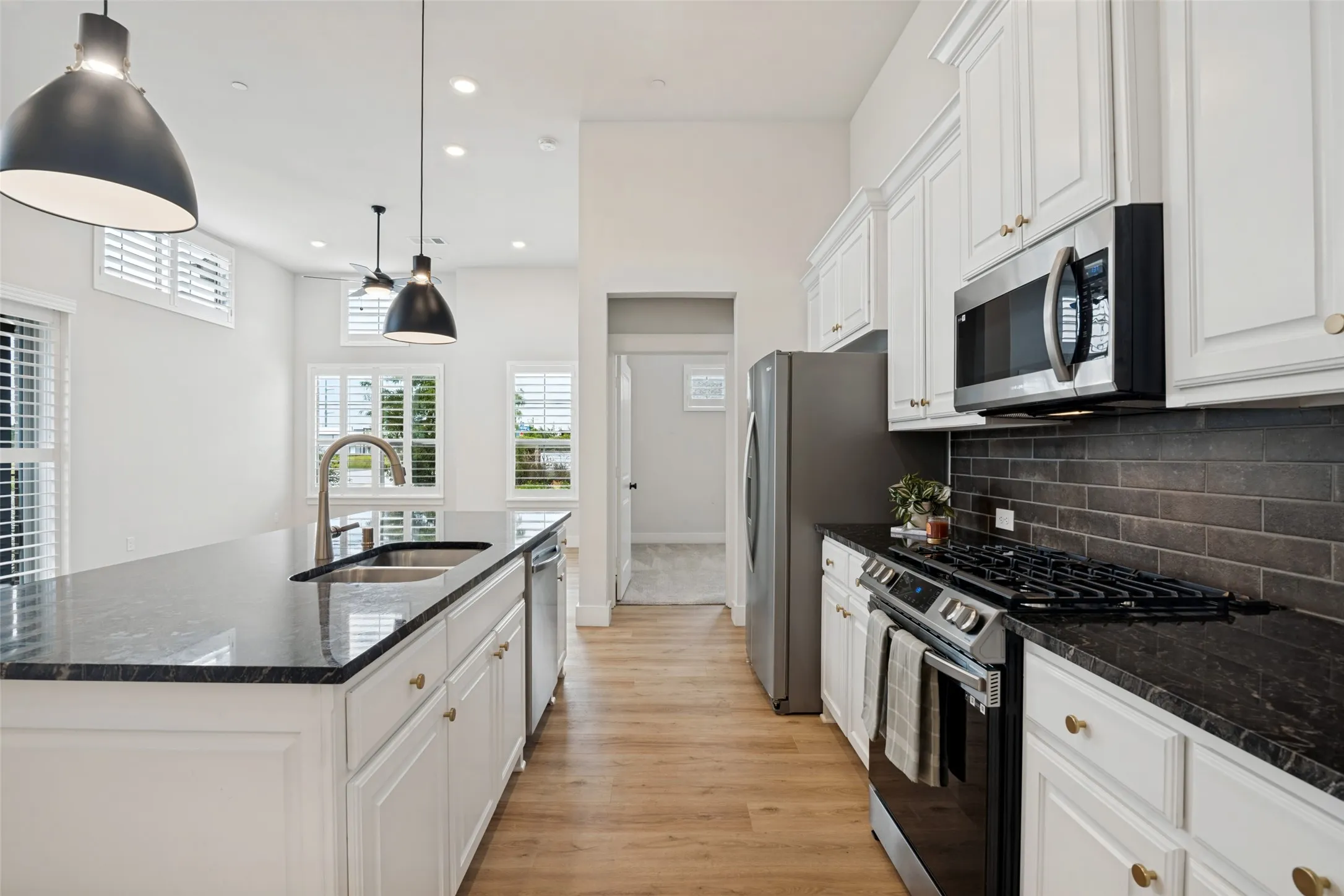 Single Family Residence For Sale in Collin County , 500 Oakridge Drive, Wylie, Texas 75098, 2 Bedroom, 2 Bathroom, 2 Garage spaces, 1,369 Sqft, built in 2022, mls#21399858, Real Estate Agent in Wylie, Homes For Sale in Collin county, Homes For Sale in Wylie, Realtor in Wylie Texas, Real Estate Brokerage Independent Realty Texas, Luminita Cordes Realtor