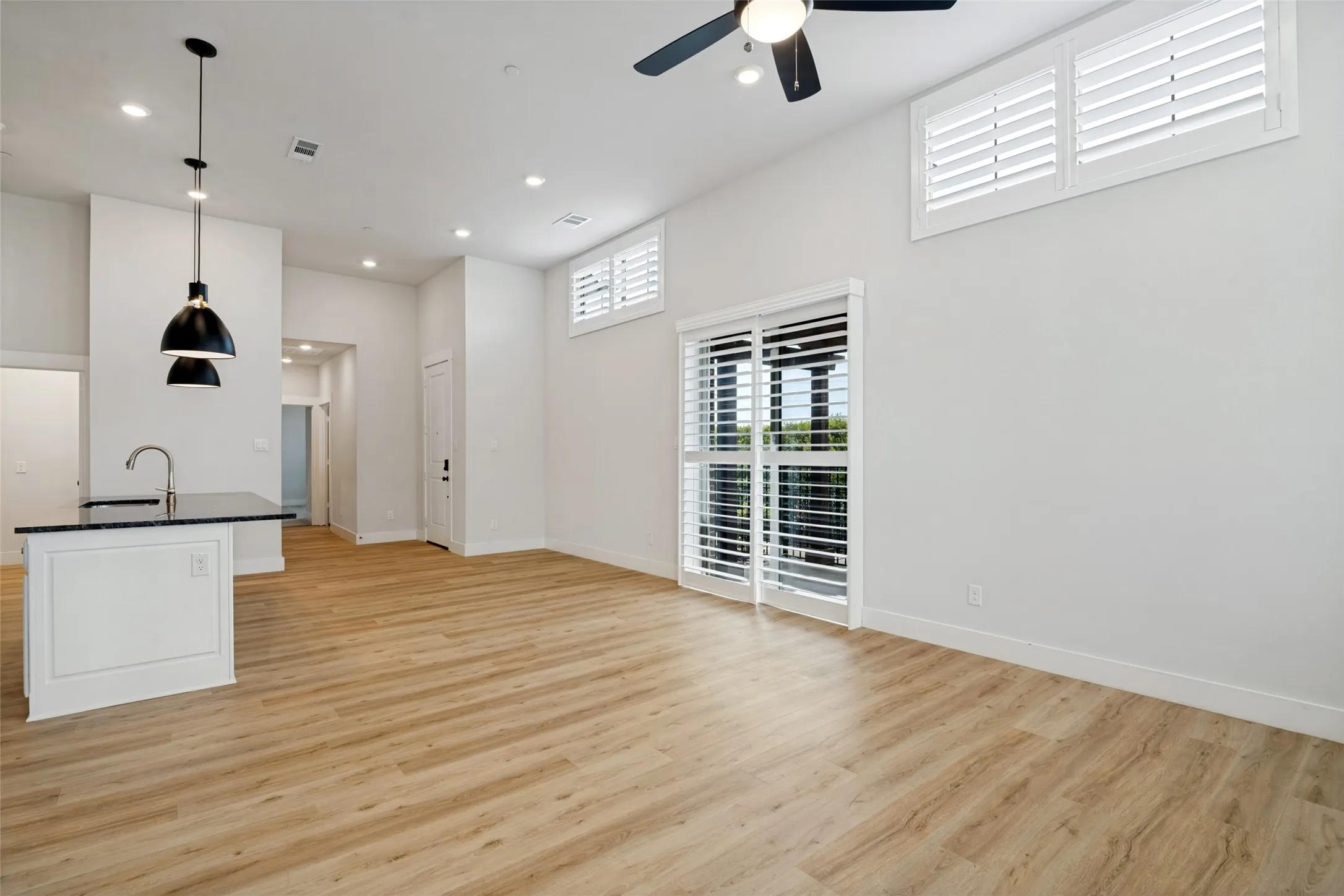Single Family Residence For Sale in Collin County , 500 Oakridge Drive, Wylie, Texas 75098, 2 Bedroom, 2 Bathroom, 2 Garage spaces, 1,369 Sqft, built in 2022, mls#21399858, Real Estate Agent in Wylie, Homes For Sale in Collin county, Homes For Sale in Wylie, Realtor in Wylie Texas, Real Estate Brokerage Independent Realty Texas, Luminita Cordes Realtor