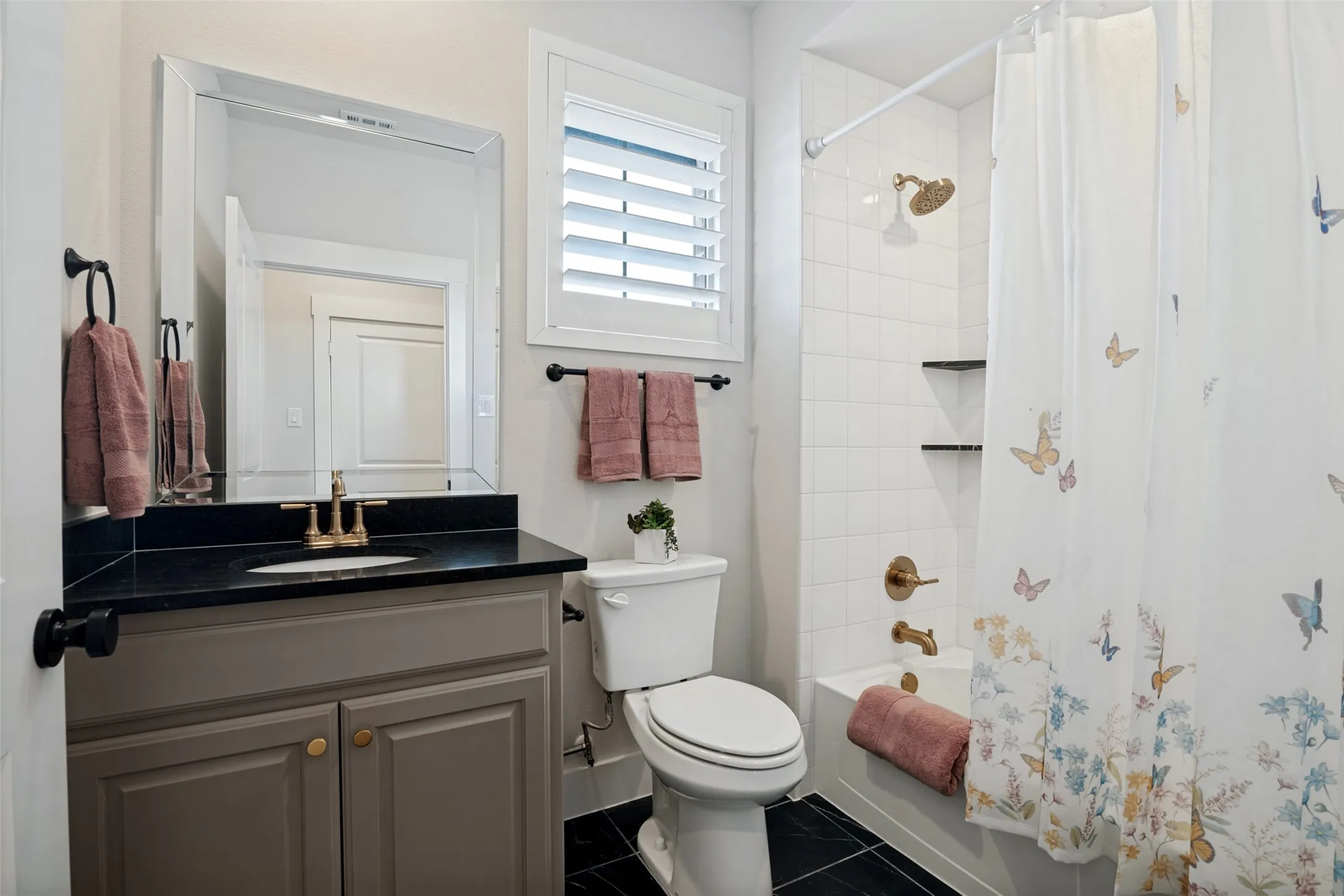 Single Family Residence For Sale in Collin County , 500 Oakridge Drive, Wylie, Texas 75098, 2 Bedroom, 2 Bathroom, 2 Garage spaces, 1,369 Sqft, built in 2022, mls#21399858, Real Estate Agent in Wylie, Homes For Sale in Collin county, Homes For Sale in Wylie, Realtor in Wylie Texas, Real Estate Brokerage Independent Realty Texas, Luminita Cordes Realtor