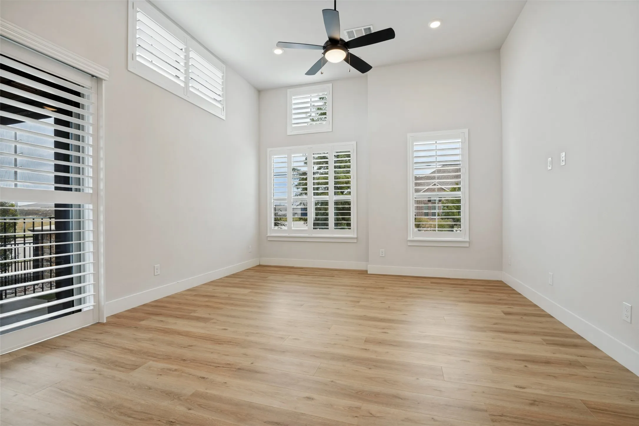 Single Family Residence For Sale in Collin County , 500 Oakridge Drive, Wylie, Texas 75098, 2 Bedroom, 2 Bathroom, 2 Garage spaces, 1,369 Sqft, built in 2022, mls#21399858, Real Estate Agent in Wylie, Homes For Sale in Collin county, Homes For Sale in Wylie, Realtor in Wylie Texas, Real Estate Brokerage Independent Realty Texas, Luminita Cordes Realtor