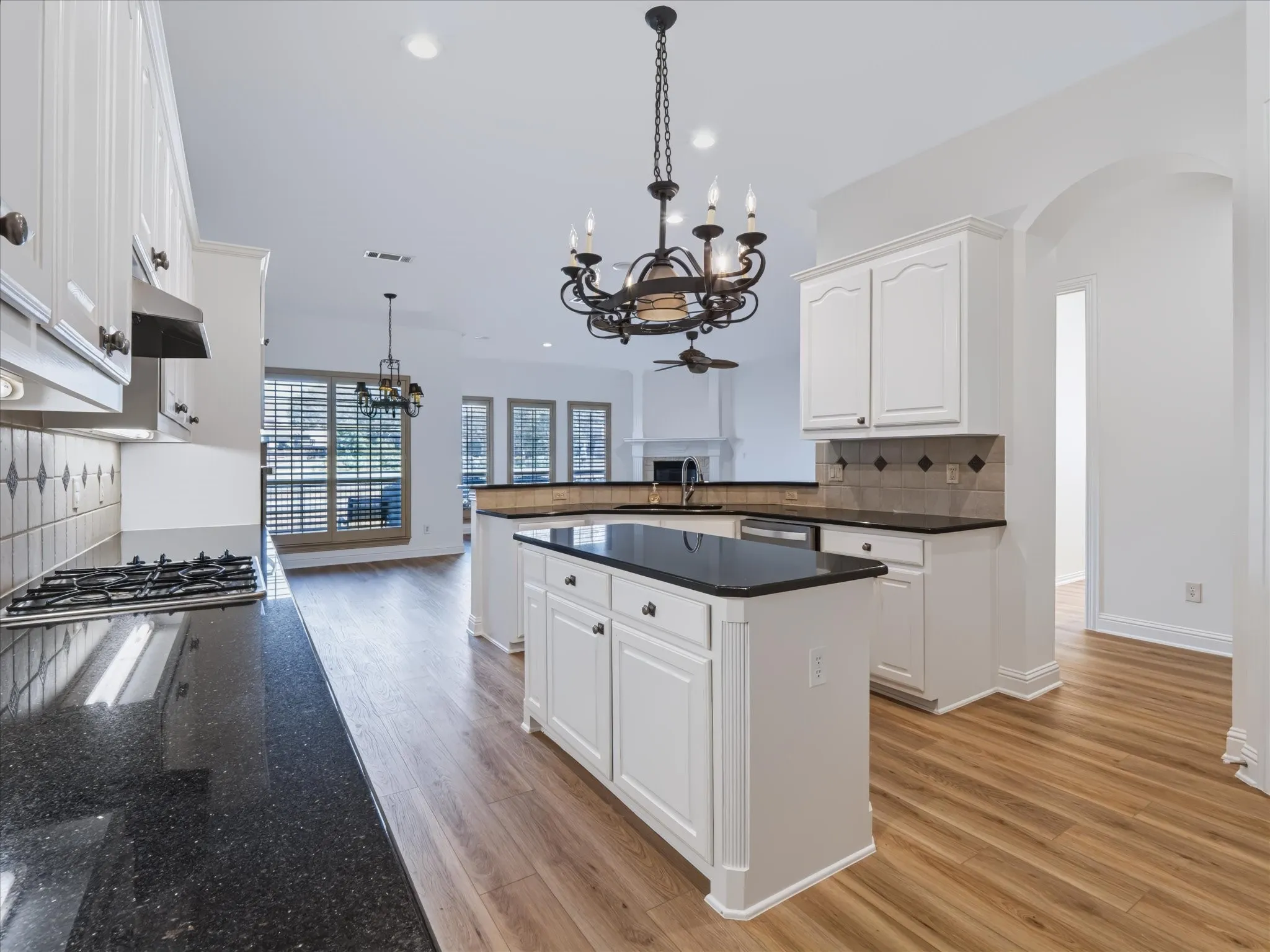 Single Family Residence For Sale in Collin County , 2305 Canyon Creek Drive, Mc Kinney, Texas 75072, 3 Bedroom, 3 Bathroom, 2 Garage spaces, 3,385 Sqft, built in 2005, mls#21399721, Real Estate Agent in Mc Kinney, Homes For Sale in Collin county, Homes For Sale in Mc Kinney, Realtor in Mc Kinney Texas, Real Estate Brokerage Independent Realty Texas, Luminita Cordes Realtor