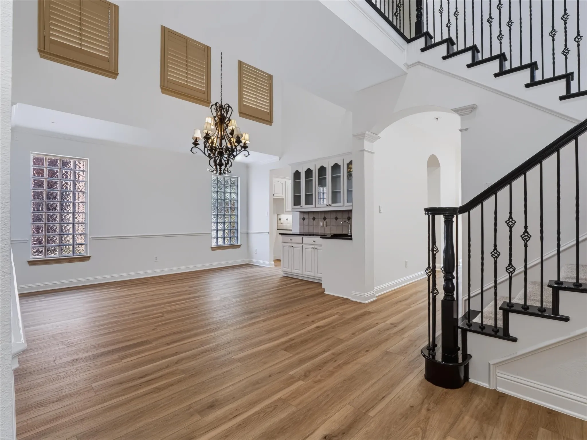 Single Family Residence For Sale in Collin County , 2305 Canyon Creek Drive, Mc Kinney, Texas 75072, 3 Bedroom, 3 Bathroom, 2 Garage spaces, 3,385 Sqft, built in 2005, mls#21399721, Real Estate Agent in Mc Kinney, Homes For Sale in Collin county, Homes For Sale in Mc Kinney, Realtor in Mc Kinney Texas, Real Estate Brokerage Independent Realty Texas, Luminita Cordes Realtor