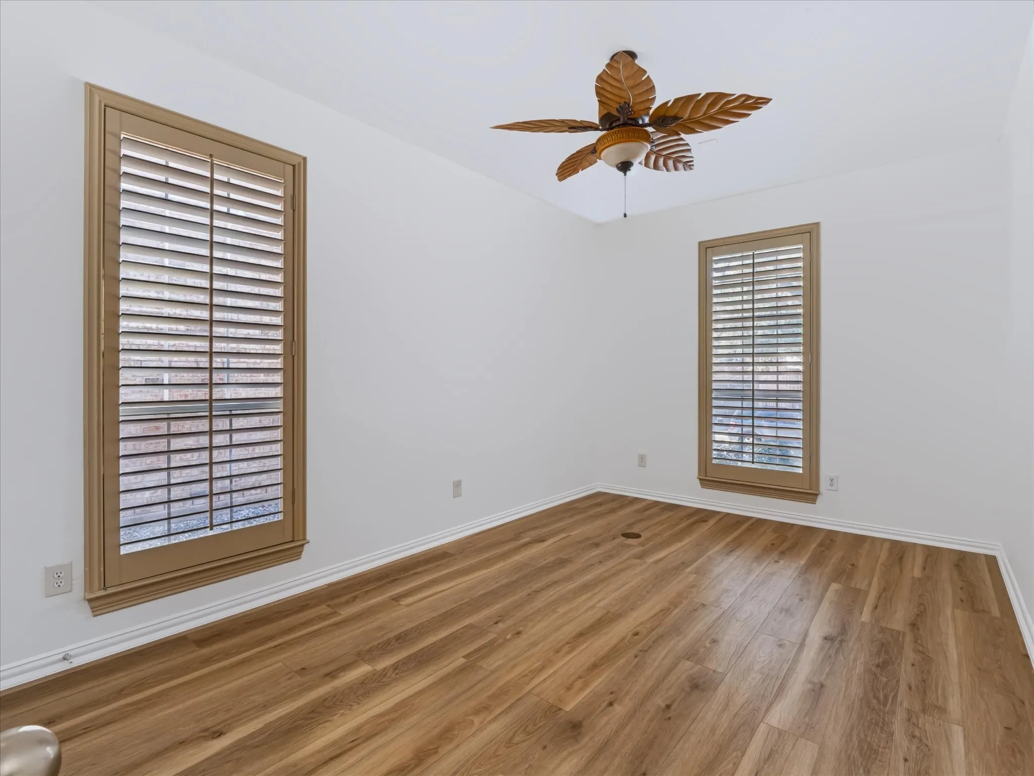 Single Family Residence For Sale in Collin County , 2305 Canyon Creek Drive, Mc Kinney, Texas 75072, 3 Bedroom, 3 Bathroom, 2 Garage spaces, 3,385 Sqft, built in 2005, mls#21399721, Real Estate Agent in Mc Kinney, Homes For Sale in Collin county, Homes For Sale in Mc Kinney, Realtor in Mc Kinney Texas, Real Estate Brokerage Independent Realty Texas, Luminita Cordes Realtor