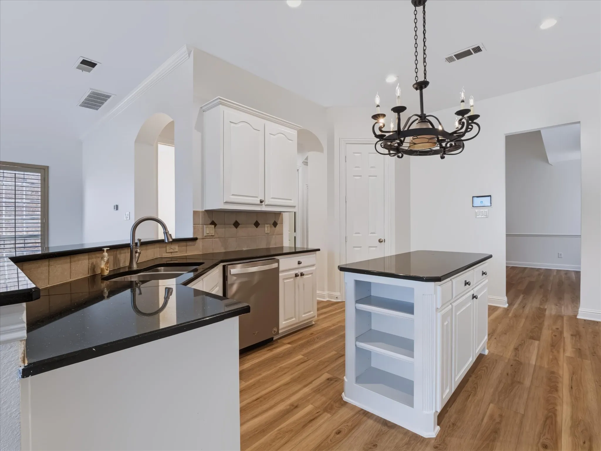 Single Family Residence For Sale in Collin County , 2305 Canyon Creek Drive, Mc Kinney, Texas 75072, 3 Bedroom, 3 Bathroom, 2 Garage spaces, 3,385 Sqft, built in 2005, mls#21399721, Real Estate Agent in Mc Kinney, Homes For Sale in Collin county, Homes For Sale in Mc Kinney, Realtor in Mc Kinney Texas, Real Estate Brokerage Independent Realty Texas, Luminita Cordes Realtor