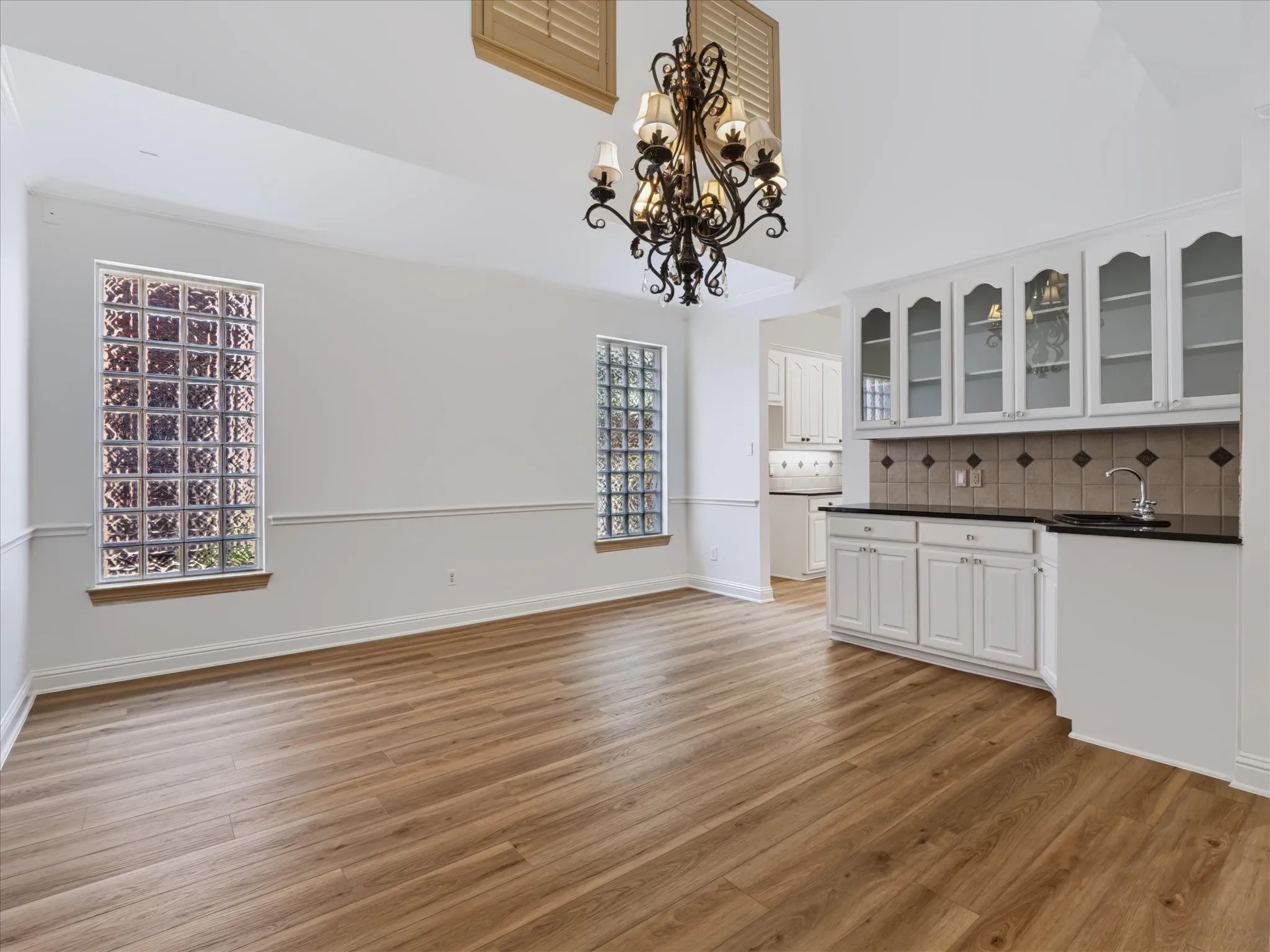 Single Family Residence For Sale in Collin County , 2305 Canyon Creek Drive, Mc Kinney, Texas 75072, 3 Bedroom, 3 Bathroom, 2 Garage spaces, 3,385 Sqft, built in 2005, mls#21399721, Real Estate Agent in Mc Kinney, Homes For Sale in Collin county, Homes For Sale in Mc Kinney, Realtor in Mc Kinney Texas, Real Estate Brokerage Independent Realty Texas, Luminita Cordes Realtor