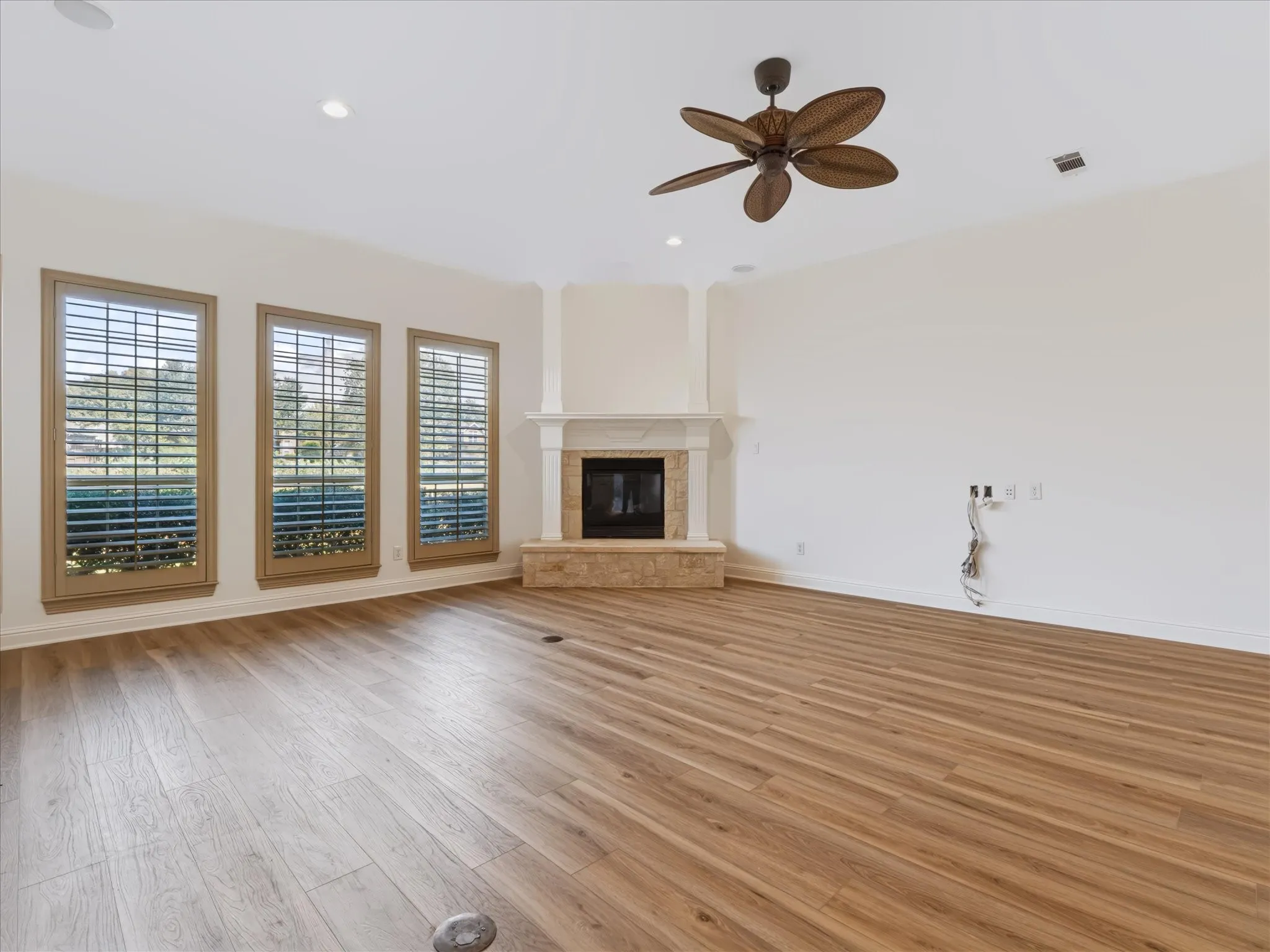 Single Family Residence For Sale in Collin County , 2305 Canyon Creek Drive, Mc Kinney, Texas 75072, 3 Bedroom, 3 Bathroom, 2 Garage spaces, 3,385 Sqft, built in 2005, mls#21399721, Real Estate Agent in Mc Kinney, Homes For Sale in Collin county, Homes For Sale in Mc Kinney, Realtor in Mc Kinney Texas, Real Estate Brokerage Independent Realty Texas, Luminita Cordes Realtor