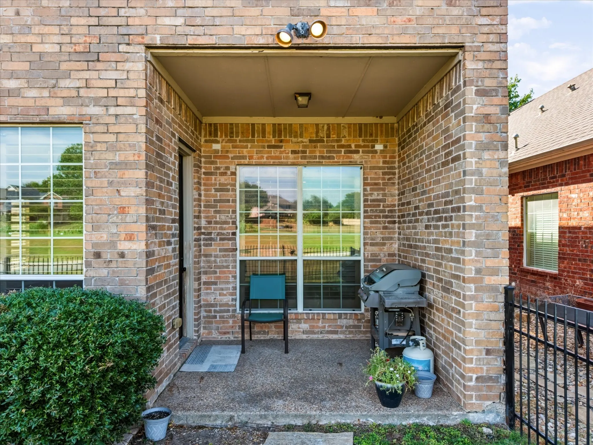 Single Family Residence For Sale in Collin County , 2305 Canyon Creek Drive, Mc Kinney, Texas 75072, 3 Bedroom, 3 Bathroom, 2 Garage spaces, 3,385 Sqft, built in 2005, mls#21399721, Real Estate Agent in Mc Kinney, Homes For Sale in Collin county, Homes For Sale in Mc Kinney, Realtor in Mc Kinney Texas, Real Estate Brokerage Independent Realty Texas, Luminita Cordes Realtor