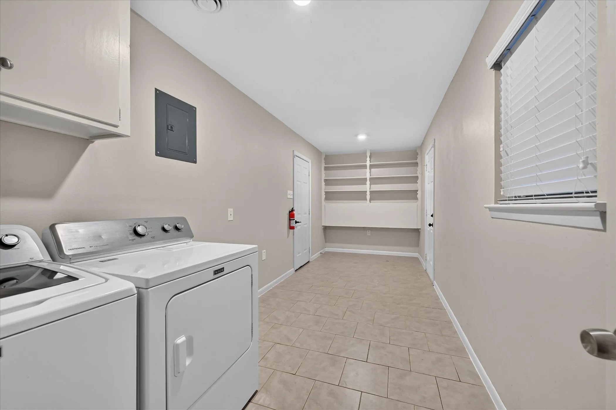 Single Family Residence For Sale in Tarrant County , 844 Woodcrest Drive, Hurst, Texas 76053, 3 Bedroom, 2 Bathroom, 2 Garage spaces, 2,266 Sqft, built in 1961, mls#21400494, Real Estate Agent in Hurst, Homes For Sale in Tarrant county, Homes For Sale in Hurst, Realtor in Hurst Texas, Real Estate Brokerage Independent Realty Texas, Luminita Cordes Realtor