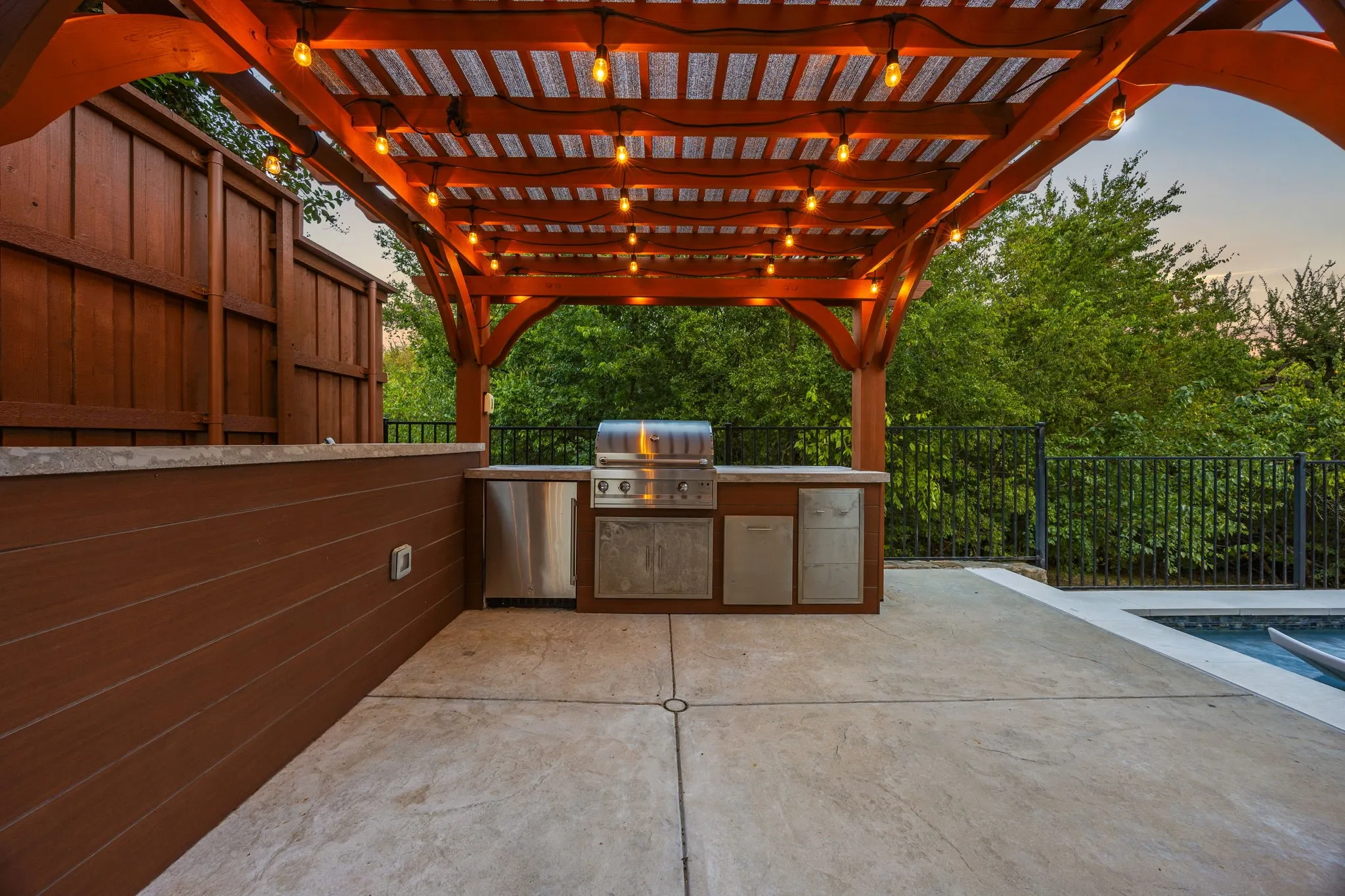 Outdoor Kitchen and Pergola