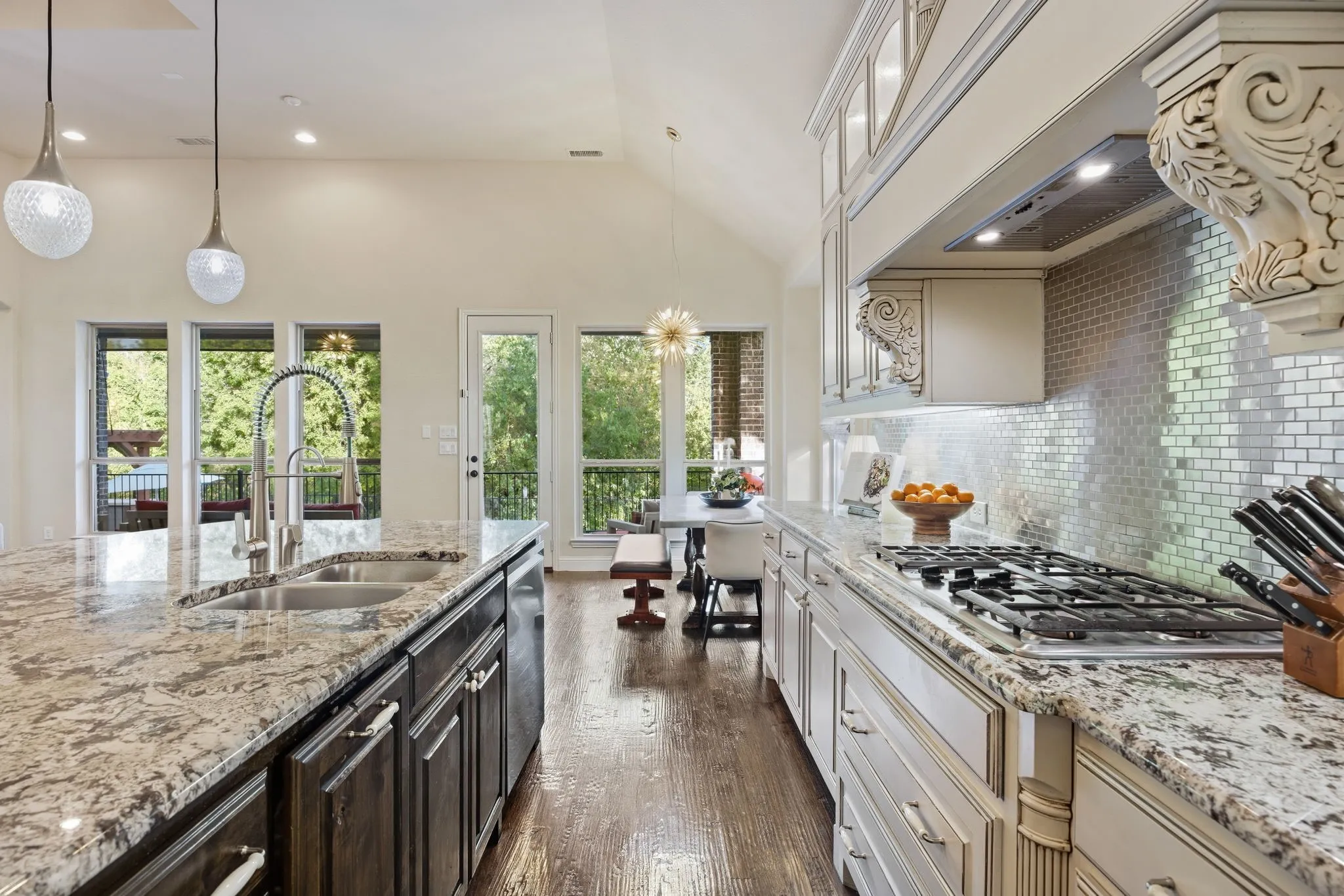 Single Family Residence For Sale in Rockwall County , 665 York Drive, Rockwall, Texas 75087, 4 Bedroom, 3 Bathroom, 3 Garage spaces, 3,161 Sqft, built in 2014, mls#21400528, Real Estate Agent in Rockwall, Homes For Sale in Rockwall county, Homes For Sale in Rockwall, Realtor in Rockwall Texas, Real Estate Brokerage Independent Realty Texas, Luminita Cordes Realtor