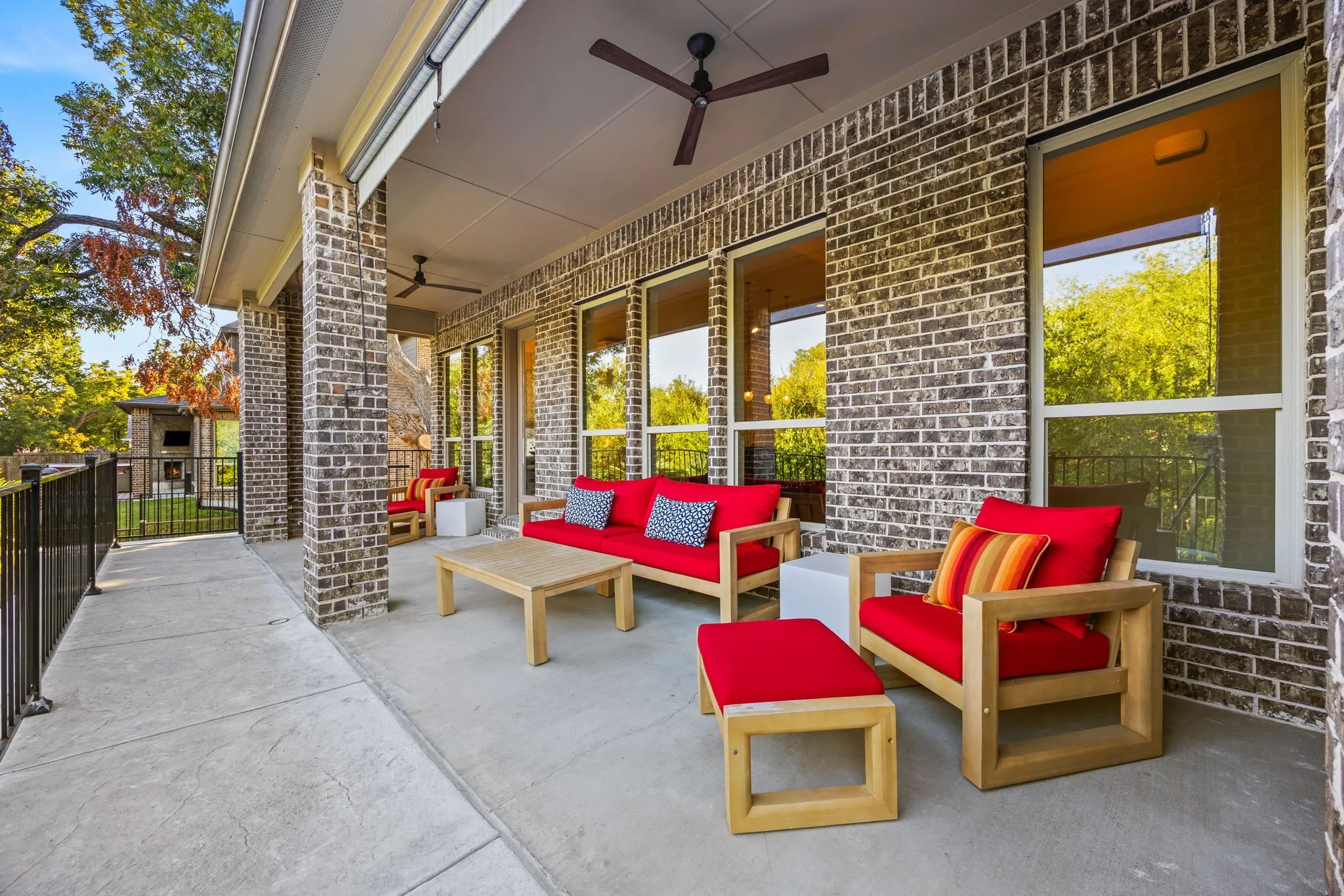 Single Family Residence For Sale in Rockwall County , 665 York Drive, Rockwall, Texas 75087, 4 Bedroom, 3 Bathroom, 3 Garage spaces, 3,161 Sqft, built in 2014, mls#21400528, Real Estate Agent in Rockwall, Homes For Sale in Rockwall county, Homes For Sale in Rockwall, Realtor in Rockwall Texas, Real Estate Brokerage Independent Realty Texas, Luminita Cordes Realtor