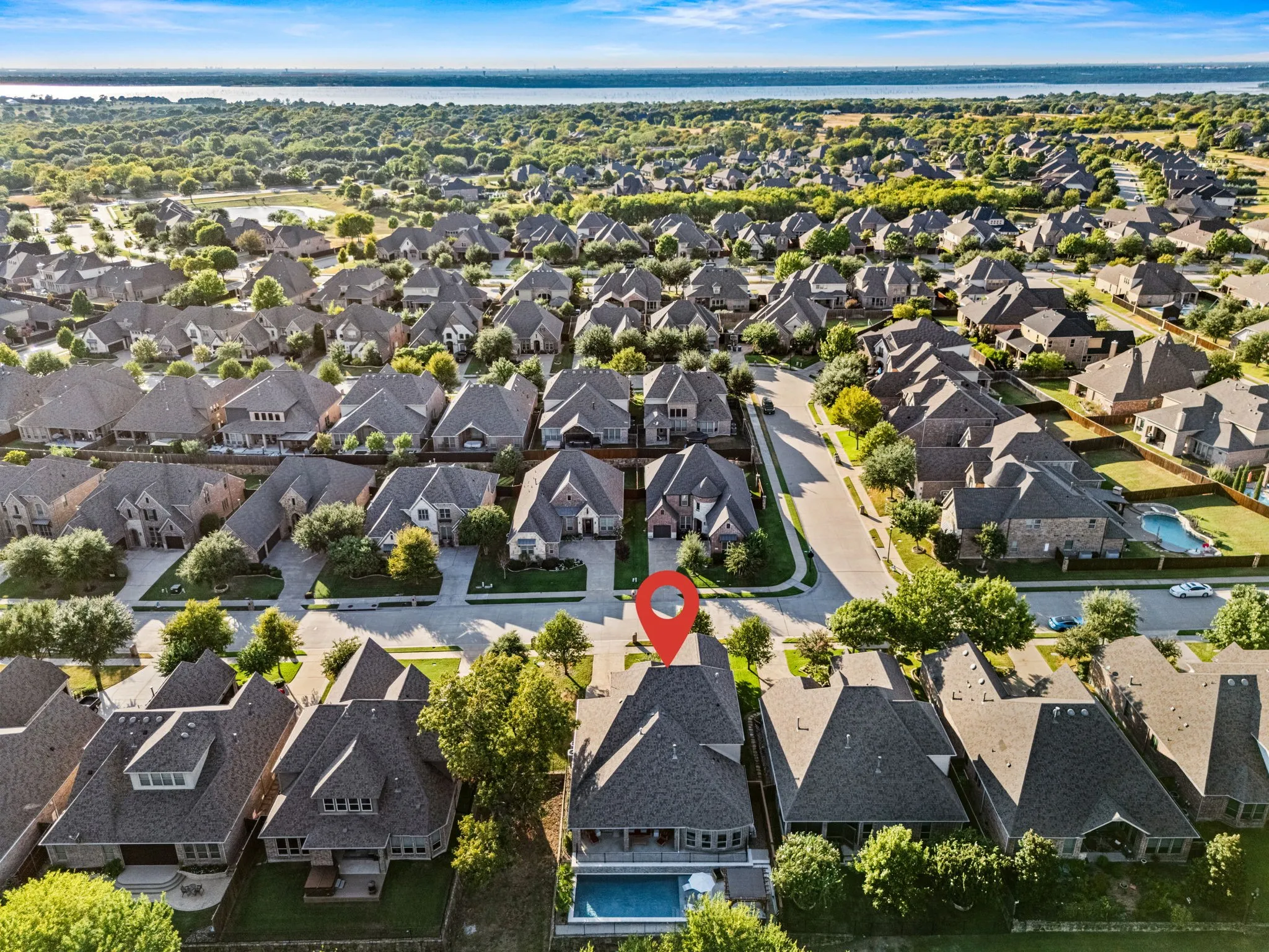 Single Family Residence For Sale in Rockwall County , 665 York Drive, Rockwall, Texas 75087, 4 Bedroom, 3 Bathroom, 3 Garage spaces, 3,161 Sqft, built in 2014, mls#21400528, Real Estate Agent in Rockwall, Homes For Sale in Rockwall county, Homes For Sale in Rockwall, Realtor in Rockwall Texas, Real Estate Brokerage Independent Realty Texas, Luminita Cordes Realtor