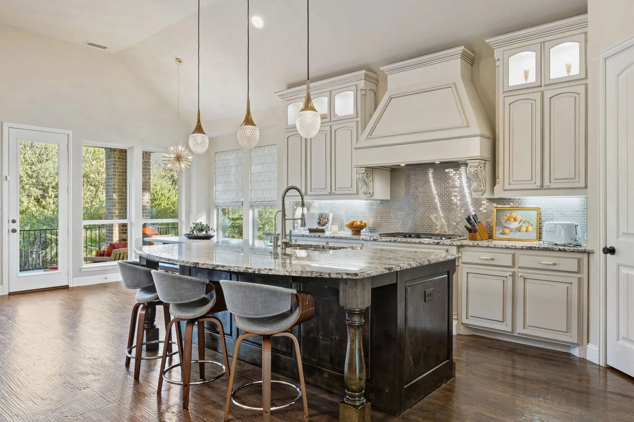 Single Family Residence For Sale in Rockwall County , 665 York Drive, Rockwall, Texas 75087, 4 Bedroom, 3 Bathroom, 3 Garage spaces, 3,161 Sqft, built in 2014, mls#21400528, Real Estate Agent in Rockwall, Homes For Sale in Rockwall county, Homes For Sale in Rockwall, Realtor in Rockwall Texas, Real Estate Brokerage Independent Realty Texas, Luminita Cordes Realtor