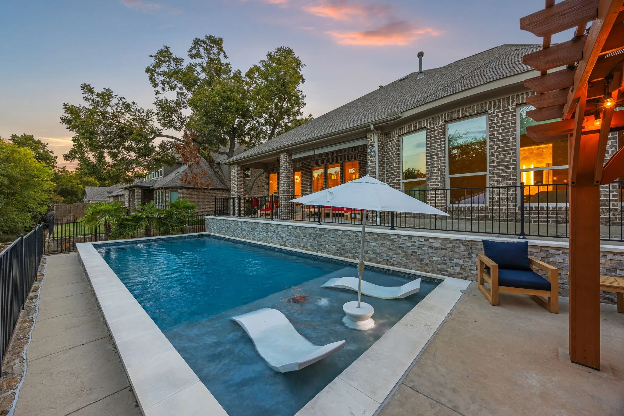 Single Family Residence For Sale in Rockwall County , 665 York Drive, Rockwall, Texas 75087, 4 Bedroom, 3 Bathroom, 3 Garage spaces, 3,161 Sqft, built in 2014, mls#21400528, Real Estate Agent in Rockwall, Homes For Sale in Rockwall county, Homes For Sale in Rockwall, Realtor in Rockwall Texas, Real Estate Brokerage Independent Realty Texas, Luminita Cordes Realtor