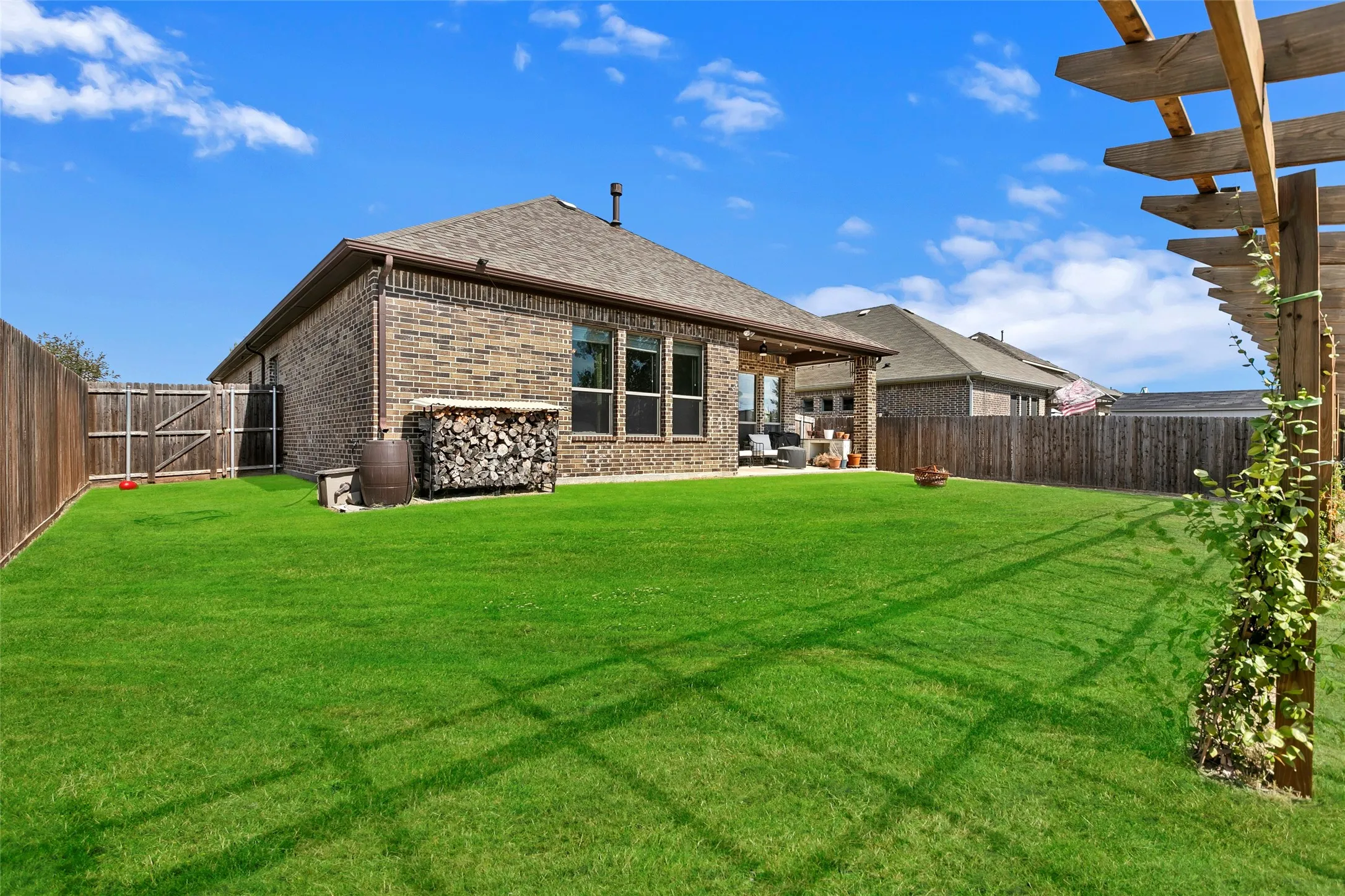 Single Family Residence For Sale in Kaufman County , 616 Spruce Trail, Forney, Texas 75126, 3 Bedroom, 2 Bathroom, 2 Garage spaces, 1,950 Sqft, built in 2018, mls#21397694, Real Estate Agent in Forney, Homes For Sale in Kaufman county, Homes For Sale in Forney, Realtor in Forney Texas, Real Estate Brokerage Independent Realty Texas, Luminita Cordes Realtor