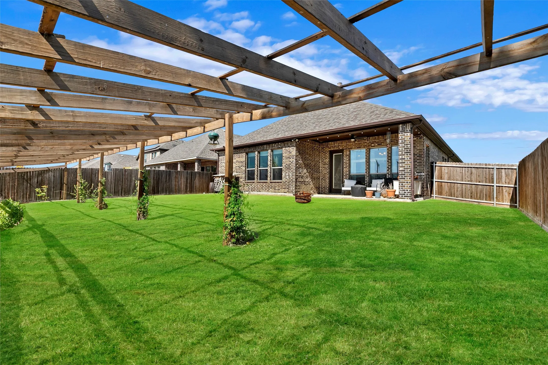 Single Family Residence For Sale in Kaufman County , 616 Spruce Trail, Forney, Texas 75126, 3 Bedroom, 2 Bathroom, 2 Garage spaces, 1,950 Sqft, built in 2018, mls#21397694, Real Estate Agent in Forney, Homes For Sale in Kaufman county, Homes For Sale in Forney, Realtor in Forney Texas, Real Estate Brokerage Independent Realty Texas, Luminita Cordes Realtor