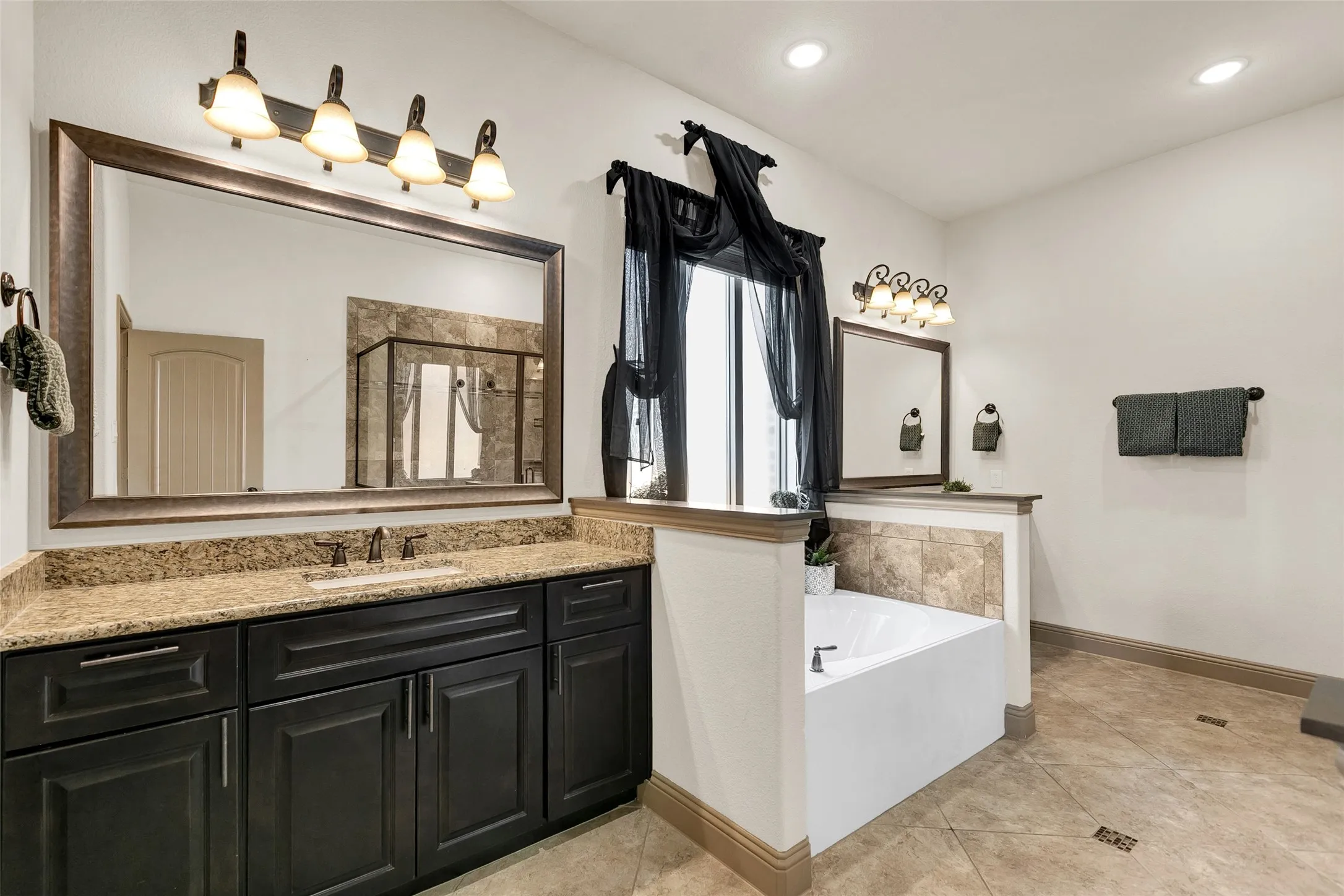 Single Family Residence For Sale in Kaufman County , 616 Spruce Trail, Forney, Texas 75126, 3 Bedroom, 2 Bathroom, 2 Garage spaces, 1,950 Sqft, built in 2018, mls#21397694, Real Estate Agent in Forney, Homes For Sale in Kaufman county, Homes For Sale in Forney, Realtor in Forney Texas, Real Estate Brokerage Independent Realty Texas, Luminita Cordes Realtor